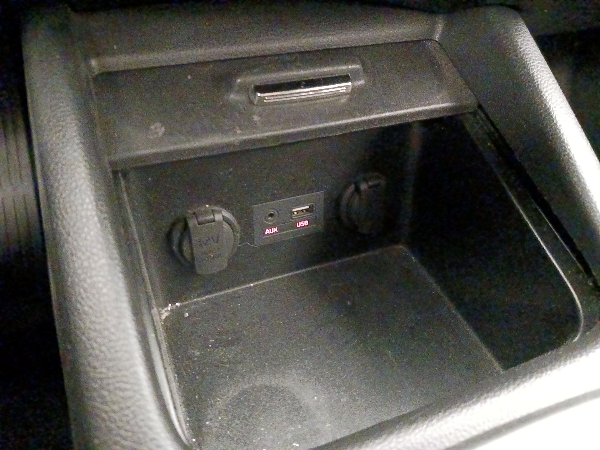 Thumbnail: 2016 Kia Forte - 17