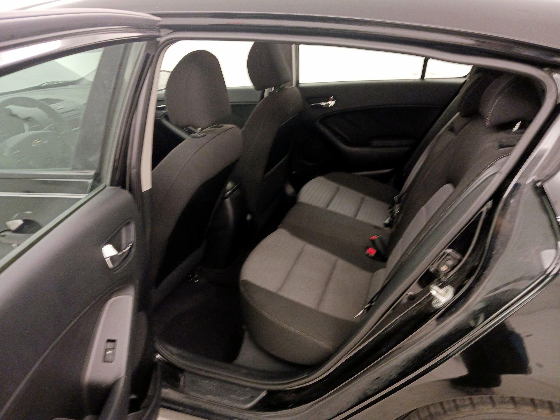 Thumbnail: 2016 Kia Forte - 18