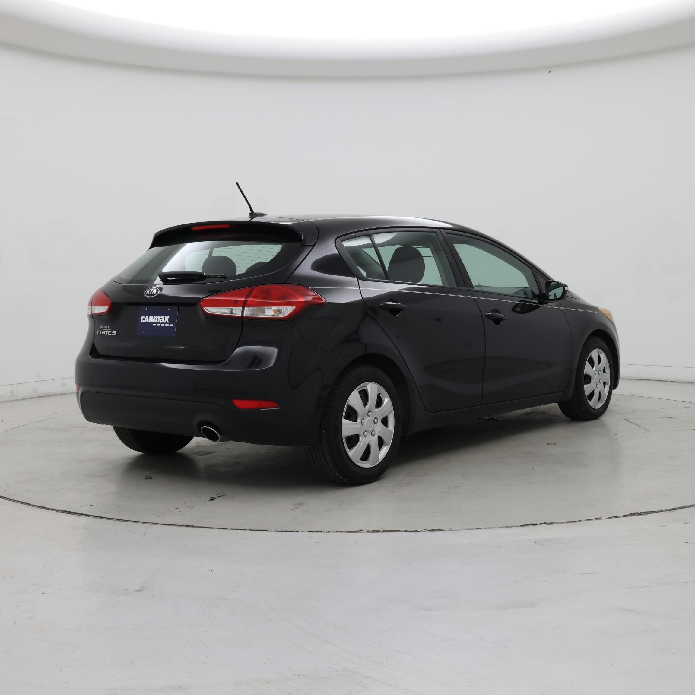 Thumbnail: 2016 Kia Forte - 8