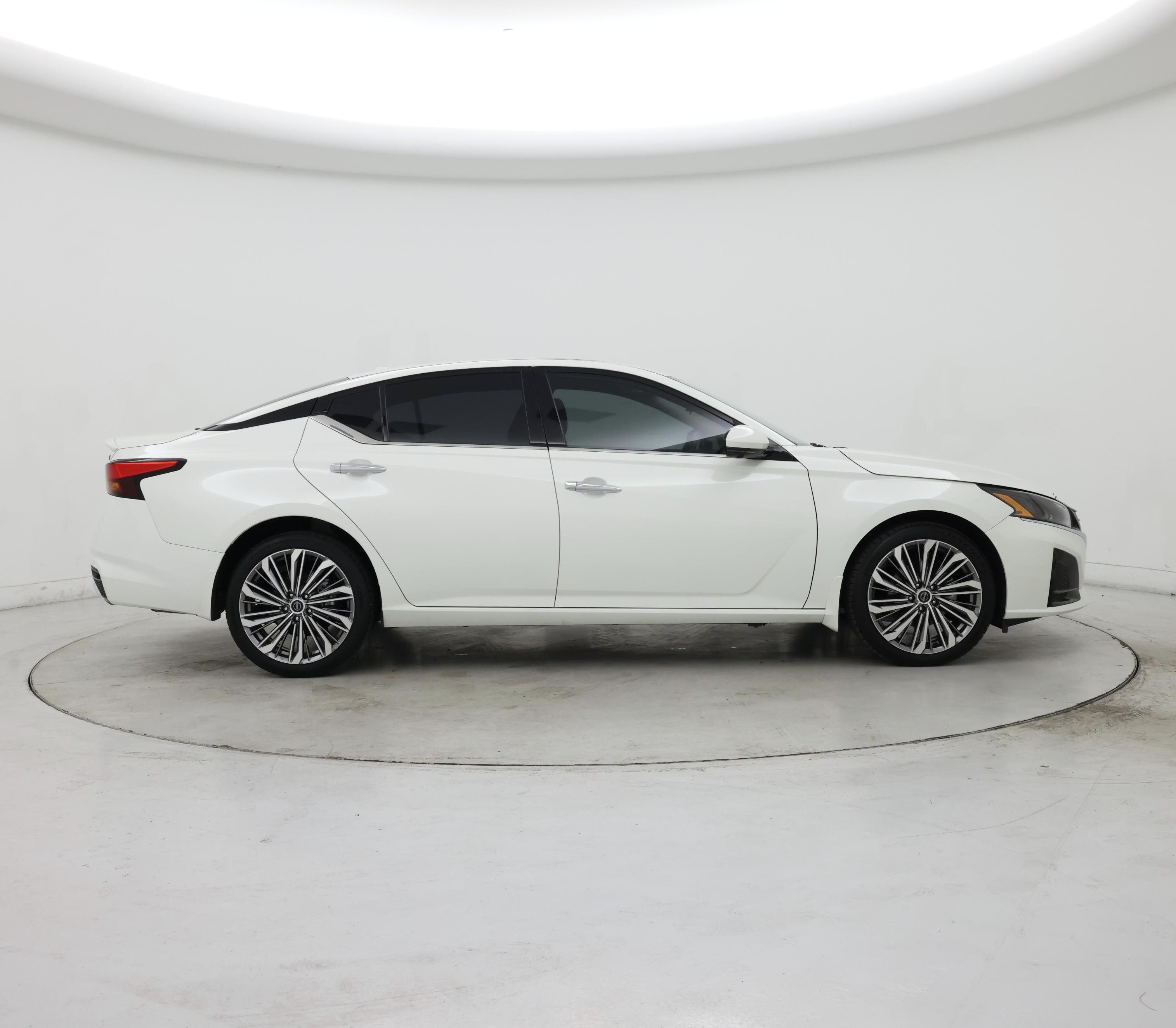 Thumbnail: 2023 Nissan Altima - 7