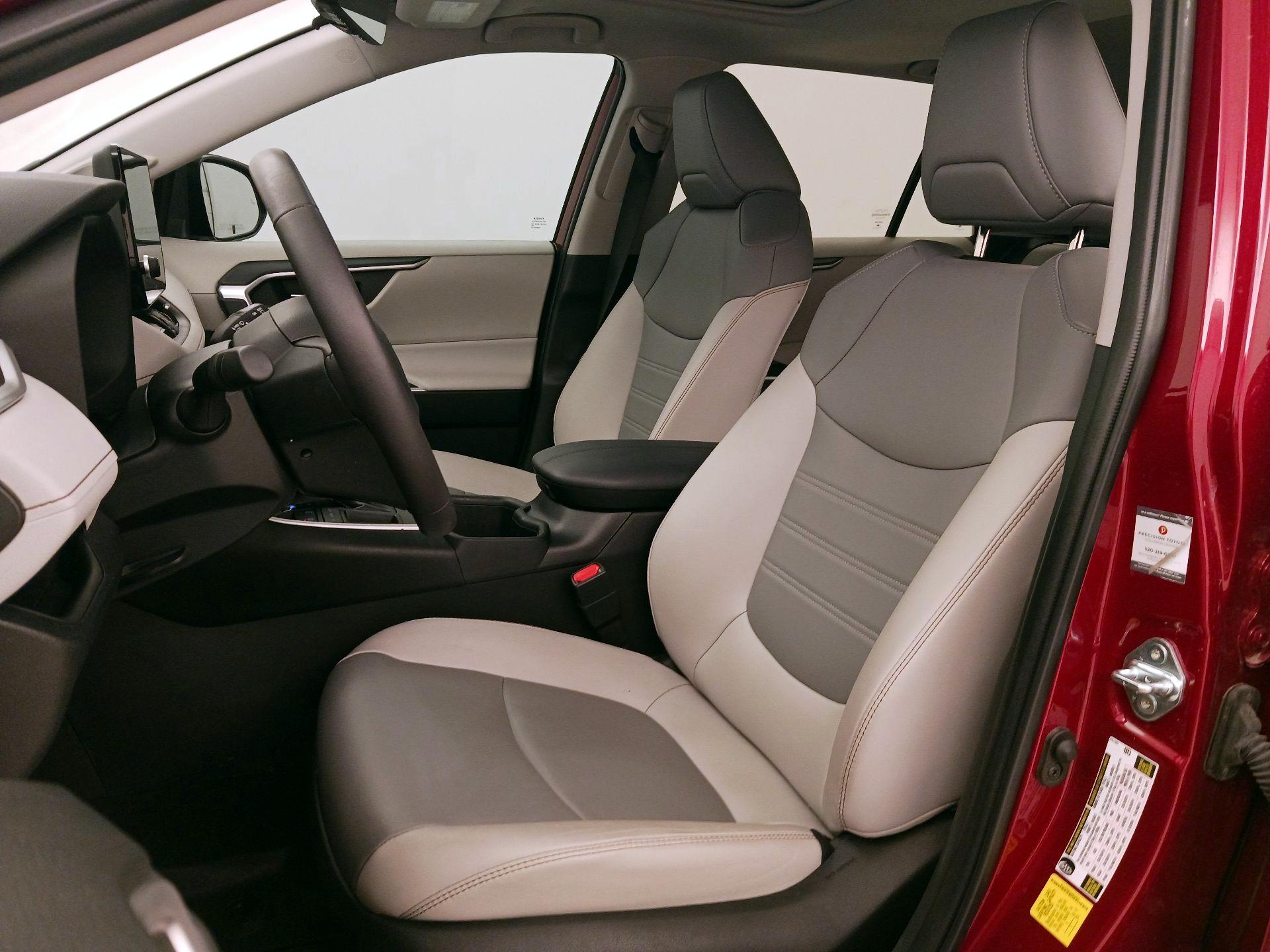 Thumbnail: 2024 Toyota RAV4 - 11