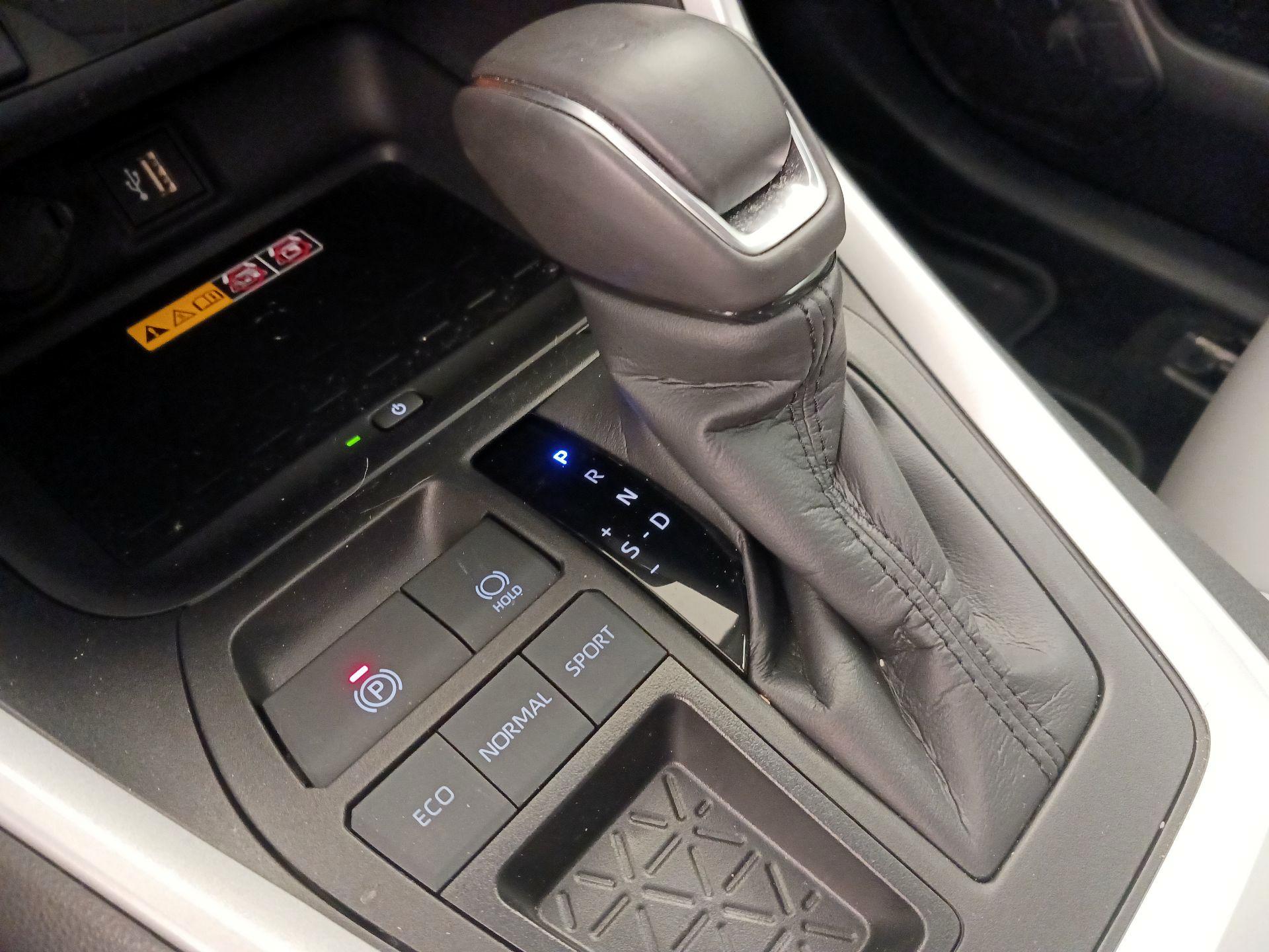 Thumbnail: 2024 Toyota RAV4 - 17