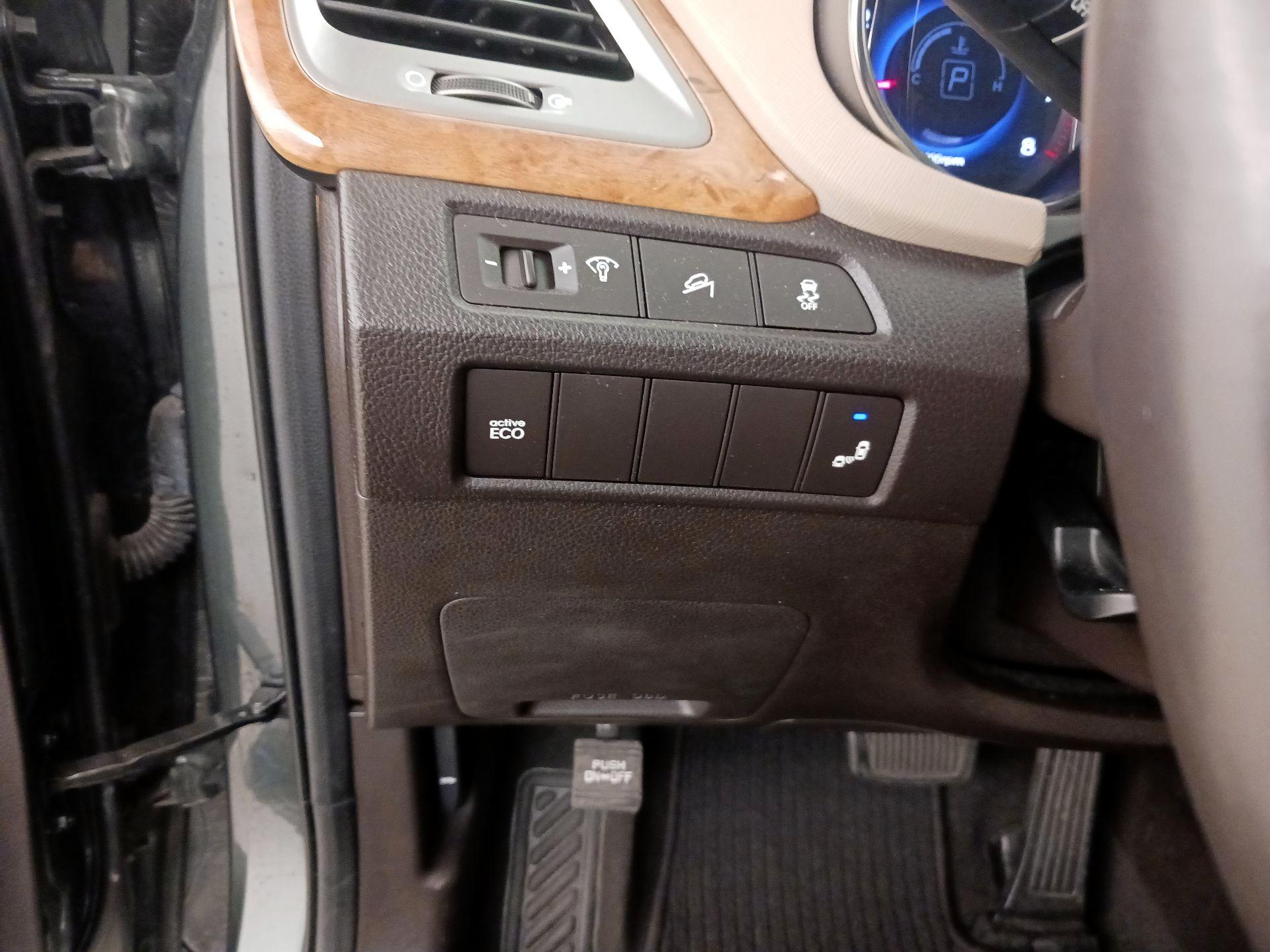 Thumbnail: 2014 Hyundai Santa Fe - 13