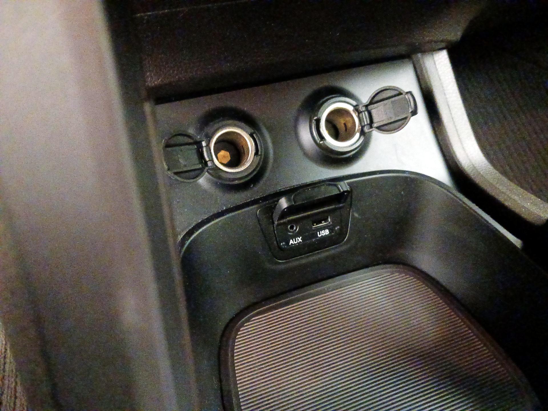 Thumbnail: 2014 Hyundai Santa Fe - 18