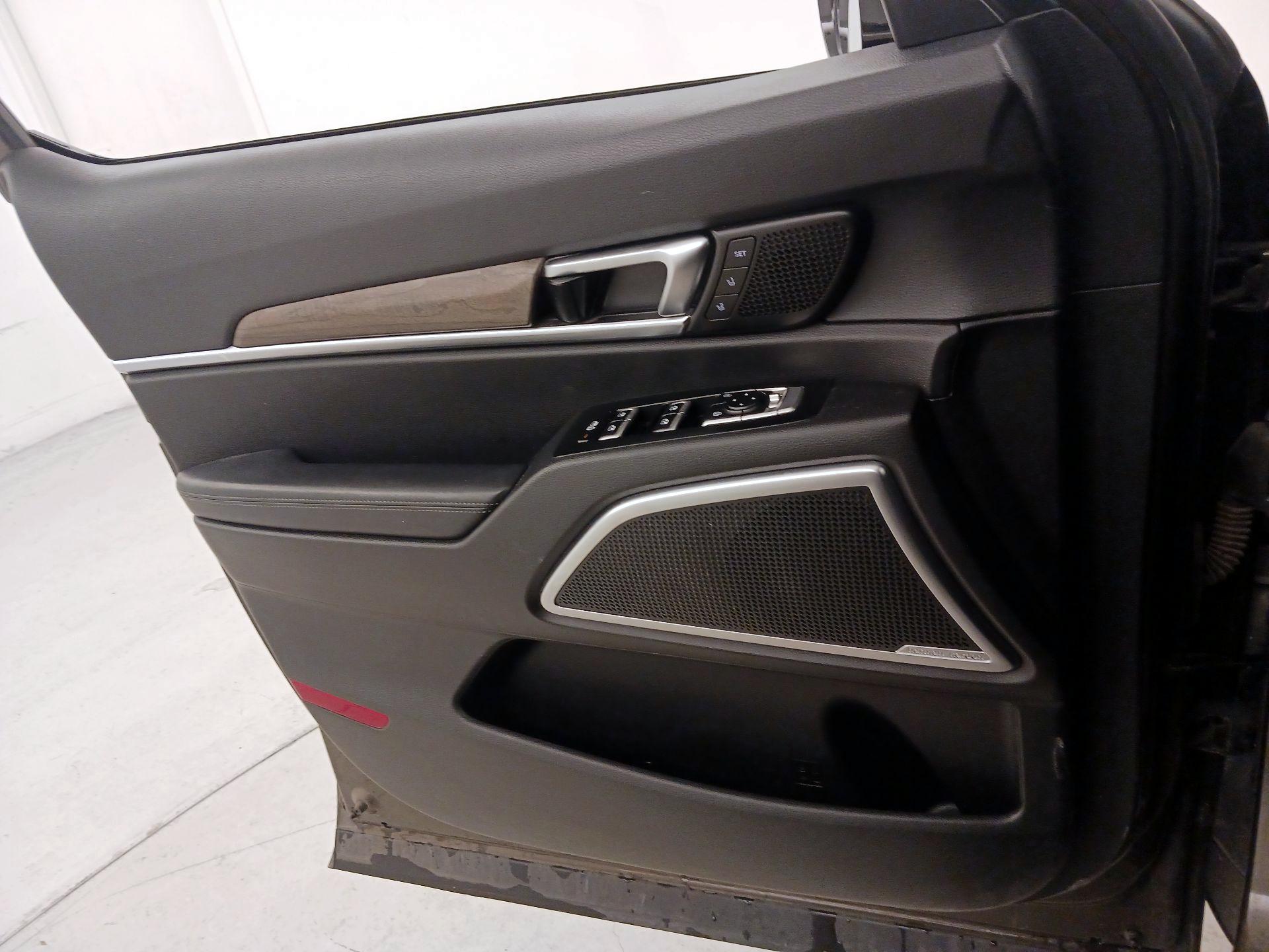 Thumbnail: 2020 Kia Telluride - 12