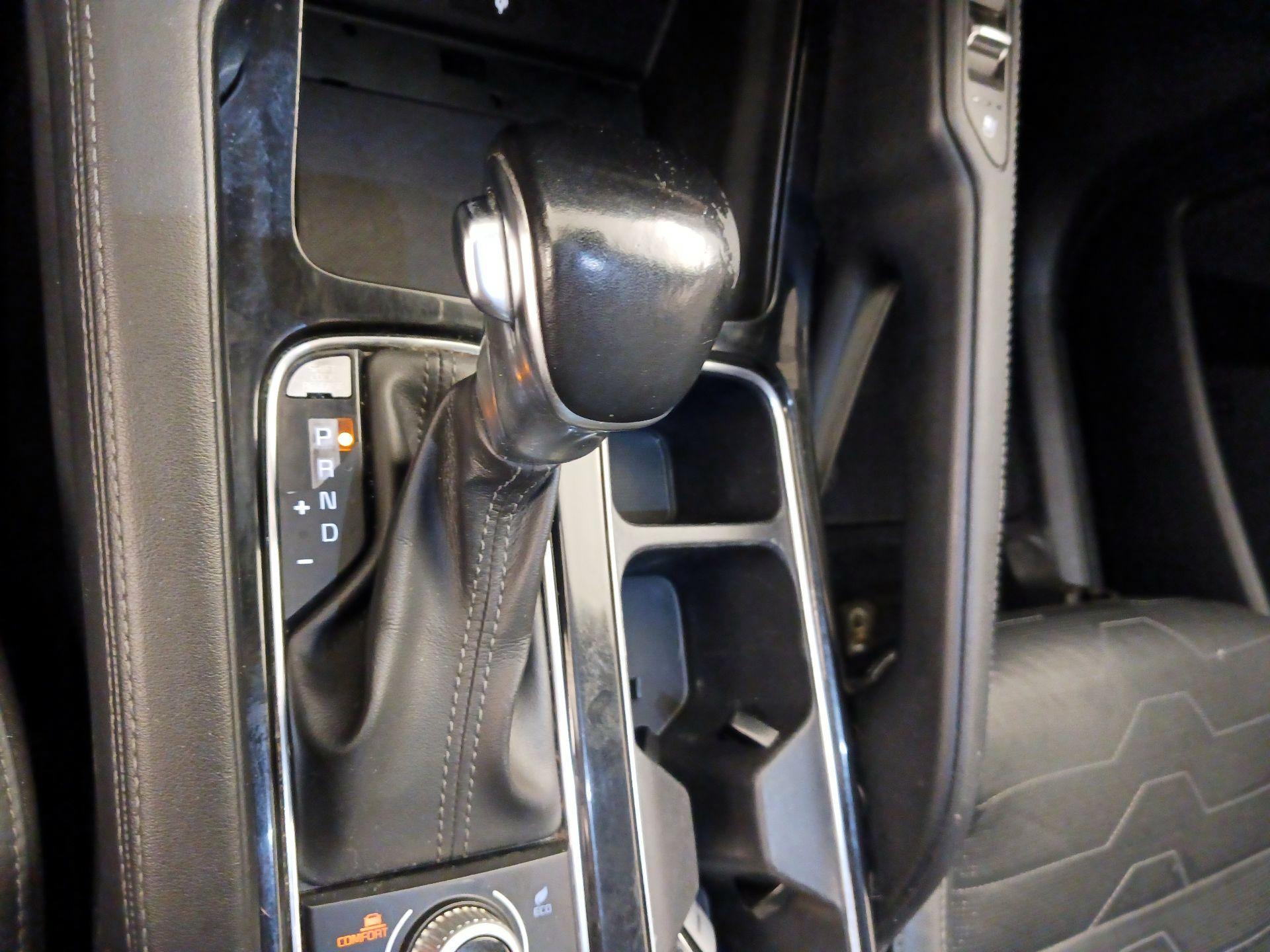 Thumbnail: 2020 Kia Telluride - 18