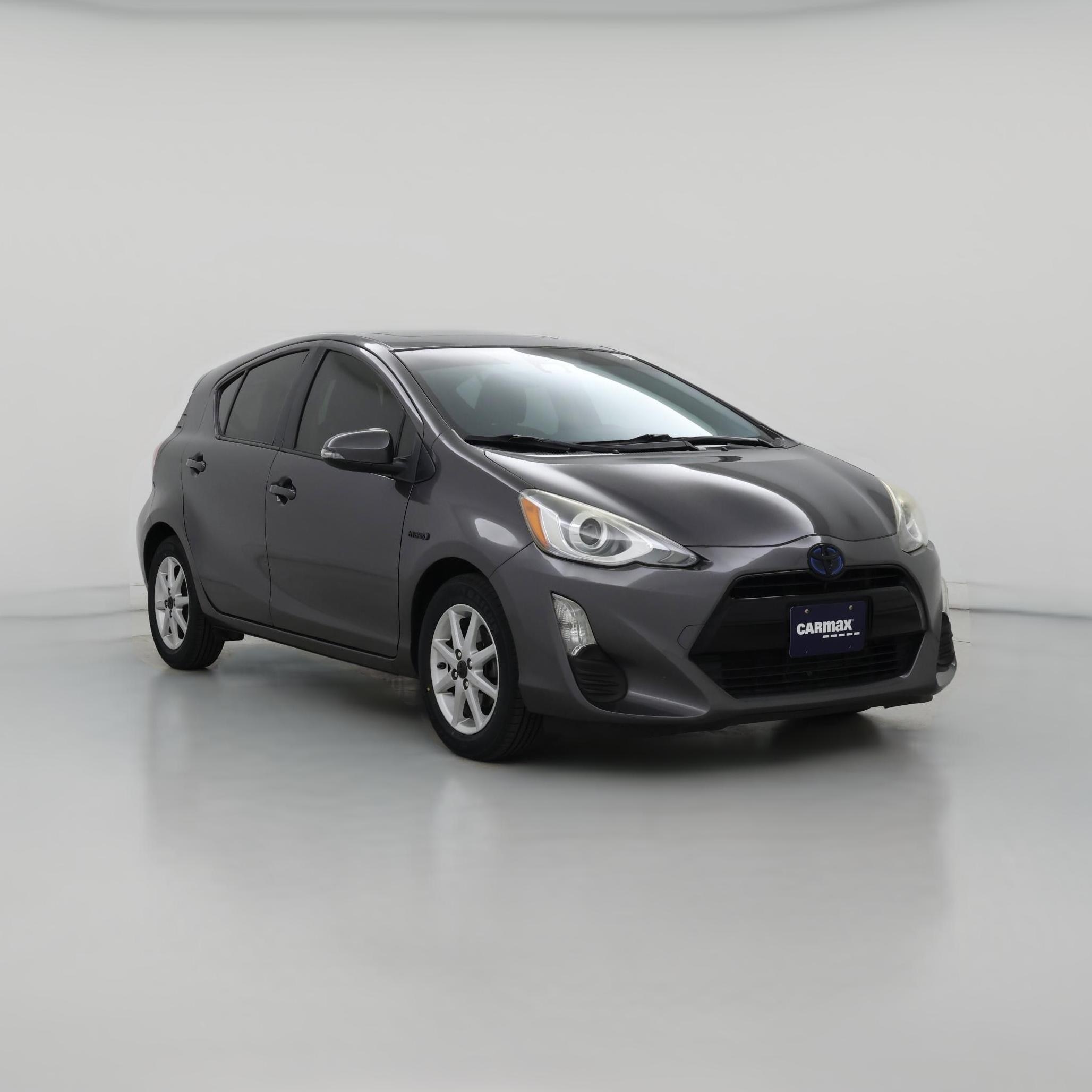 Thumbnail: 2016 Toyota Prius c - 1