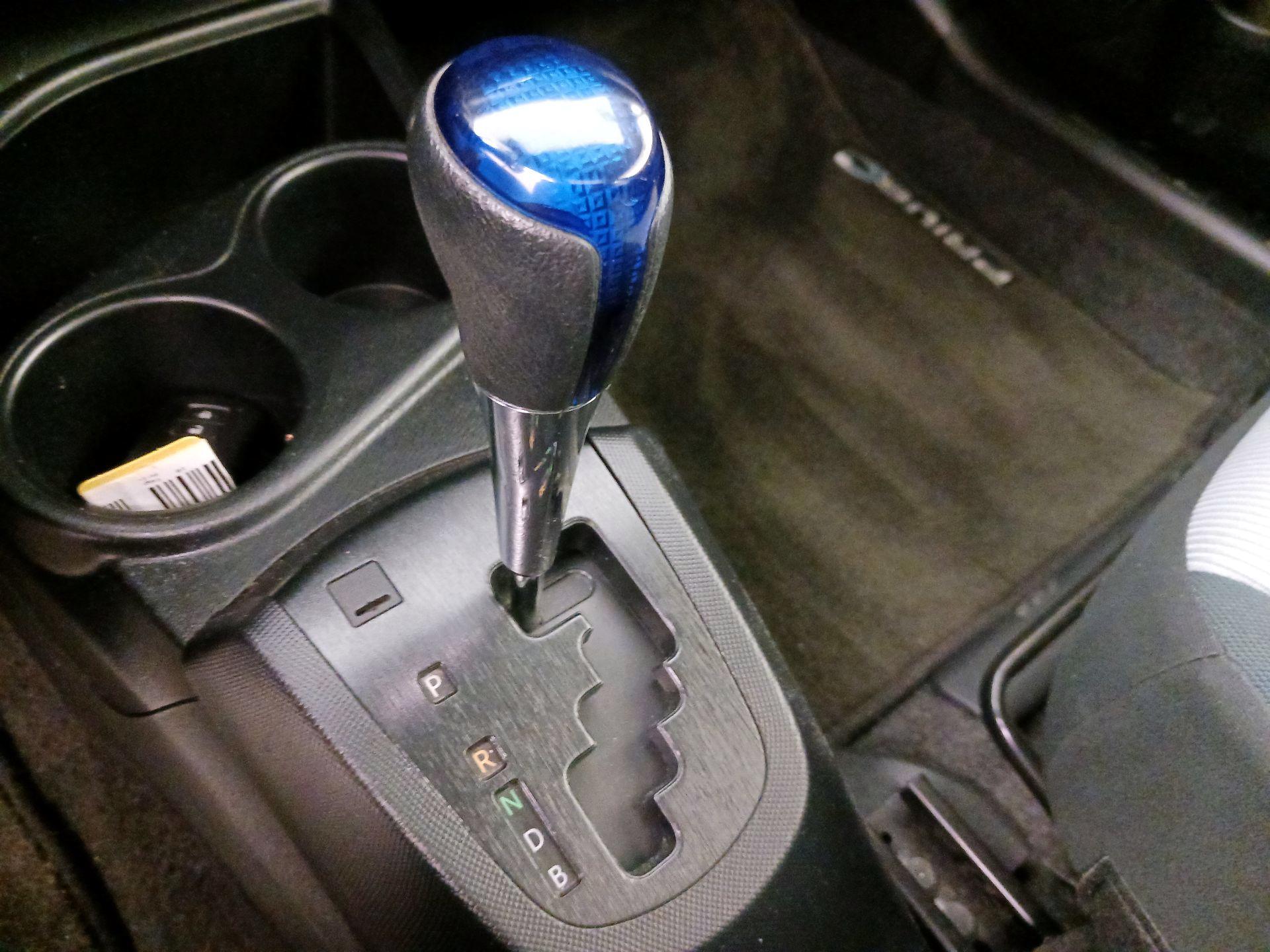 Thumbnail: 2016 Toyota Prius c - 17