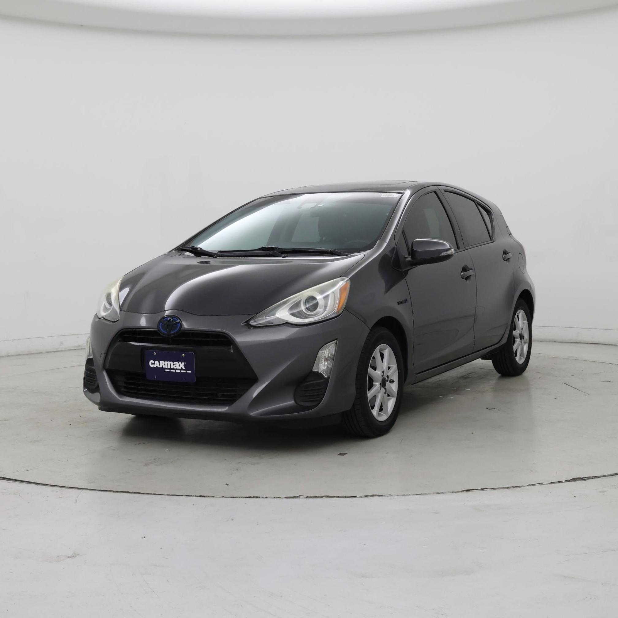 Thumbnail: 2016 Toyota Prius c - 4