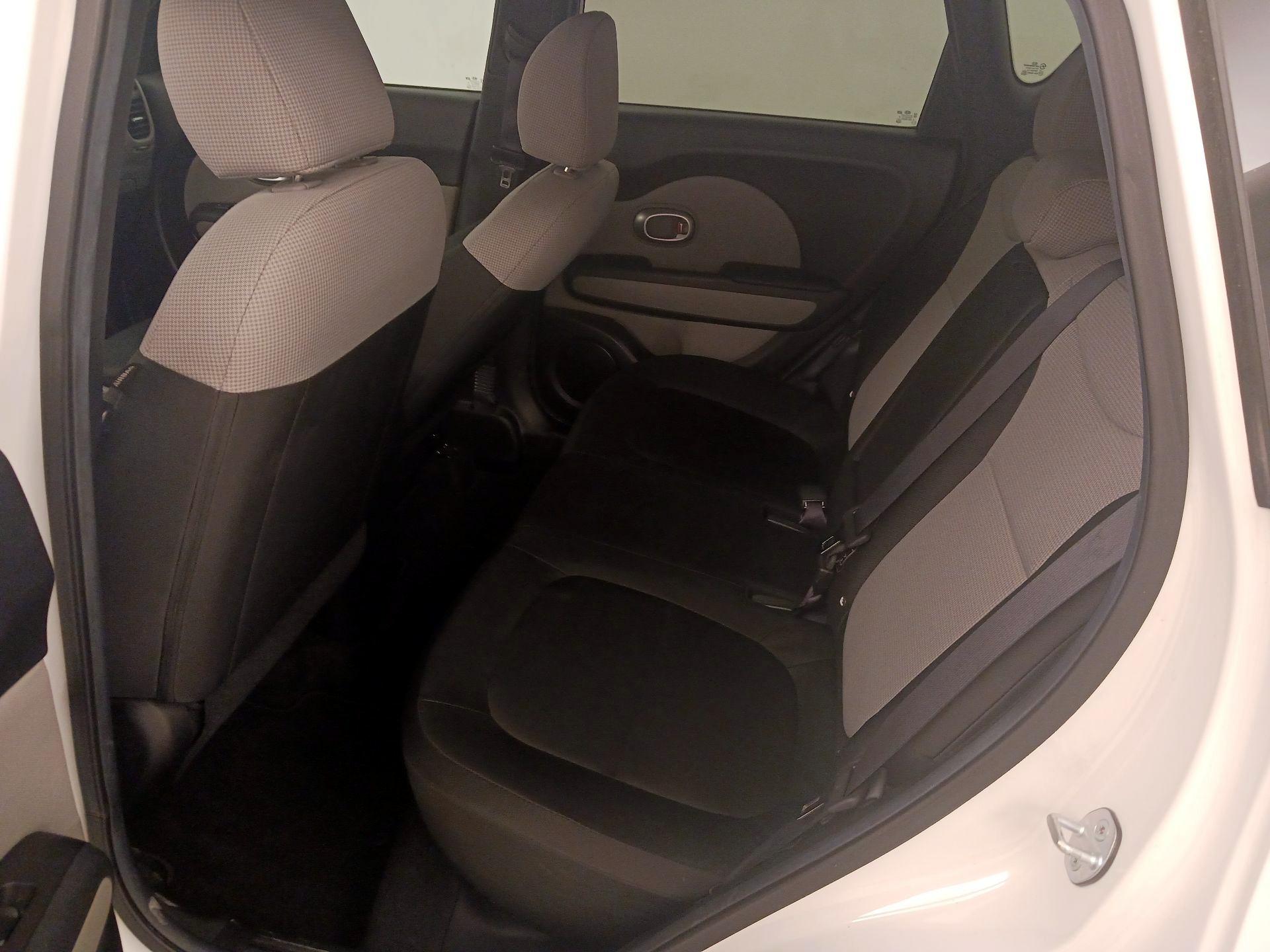 Thumbnail: 2014 Kia Soul - 18