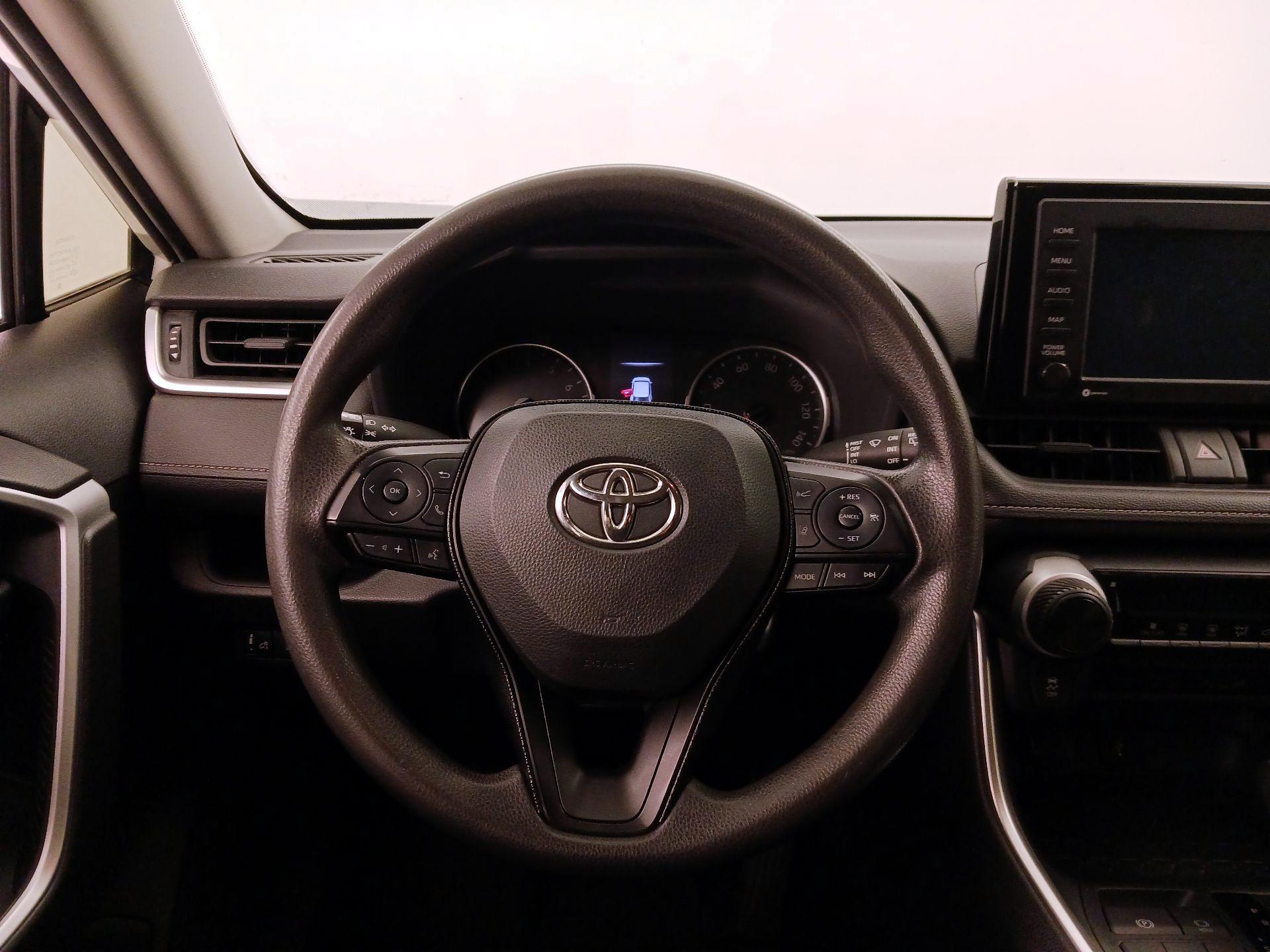 Thumbnail: 2020 Toyota RAV4 - 10