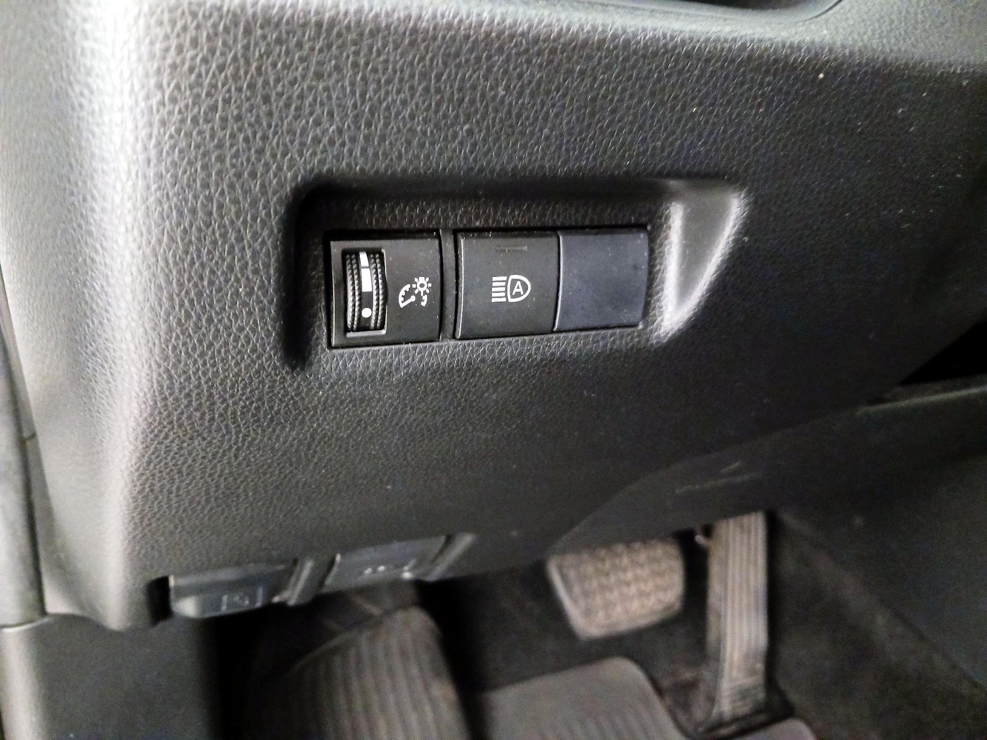 Thumbnail: 2020 Toyota RAV4 - 13