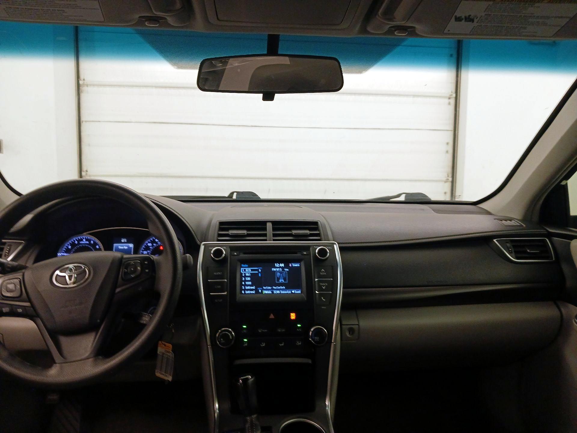 Thumbnail: 2016 Toyota Camry - 9