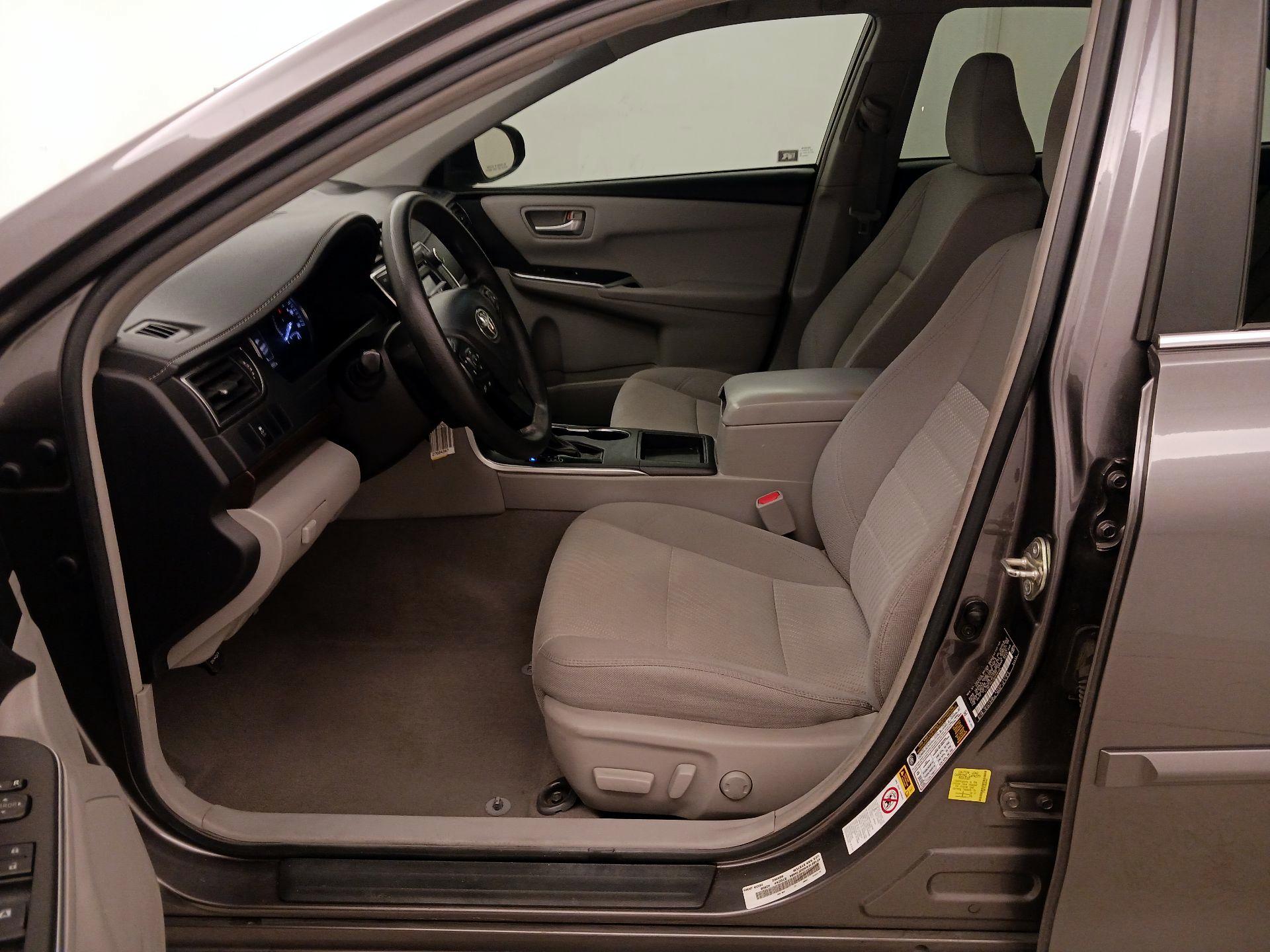 Thumbnail: 2016 Toyota Camry - 11