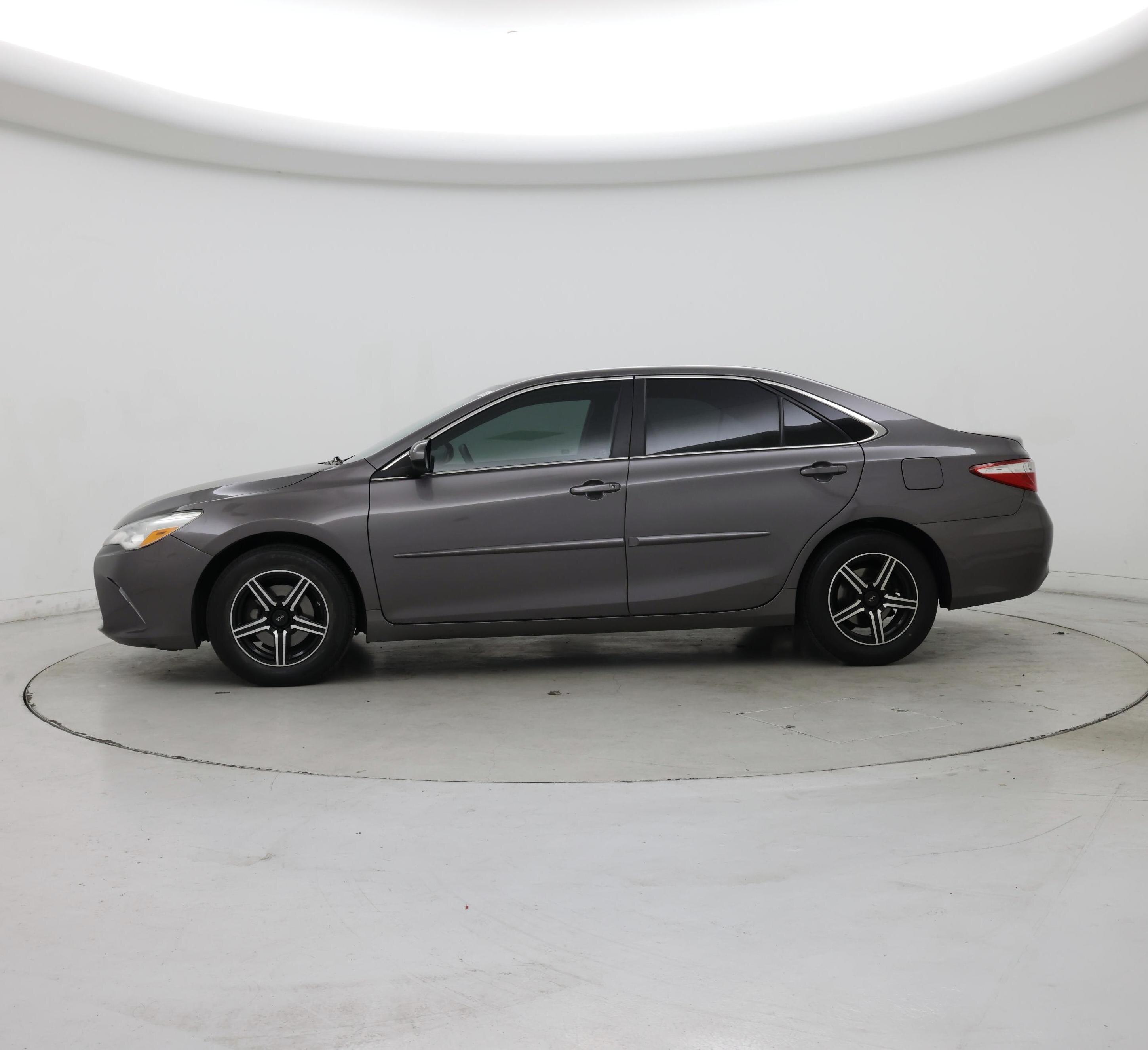 Thumbnail: 2016 Toyota Camry - 3
