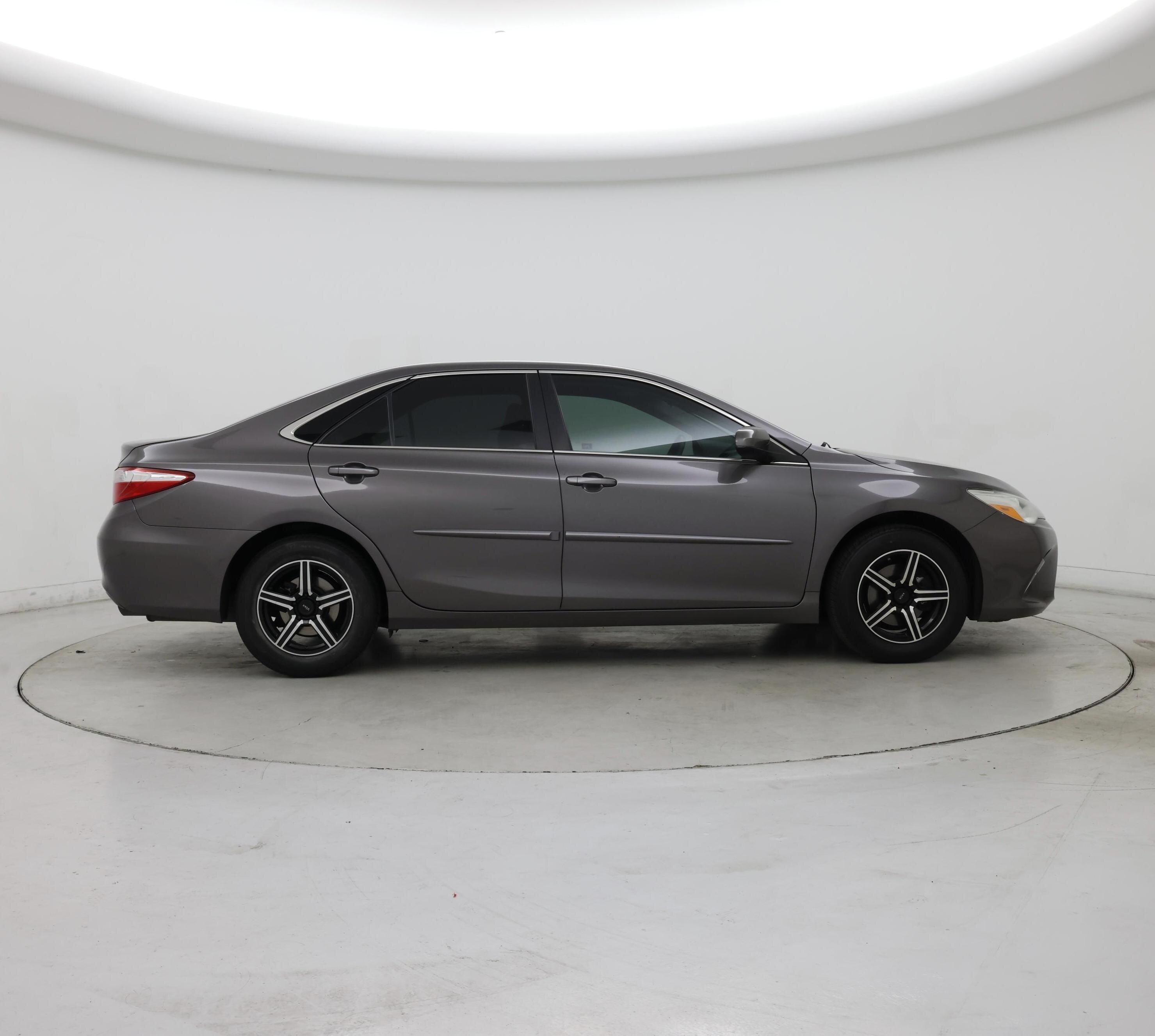 Thumbnail: 2016 Toyota Camry - 7