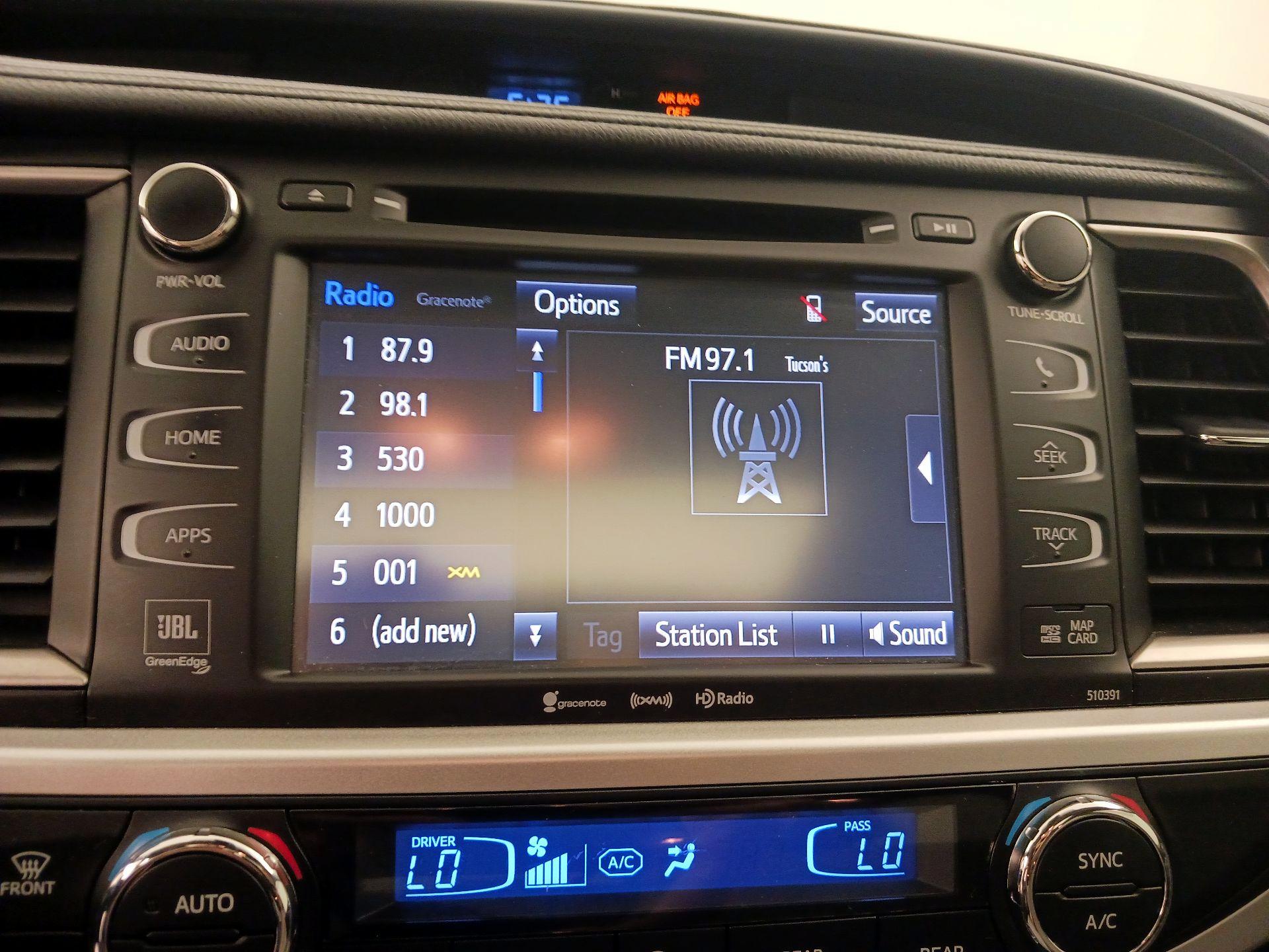 Thumbnail: 2019 Toyota Highlander - 15