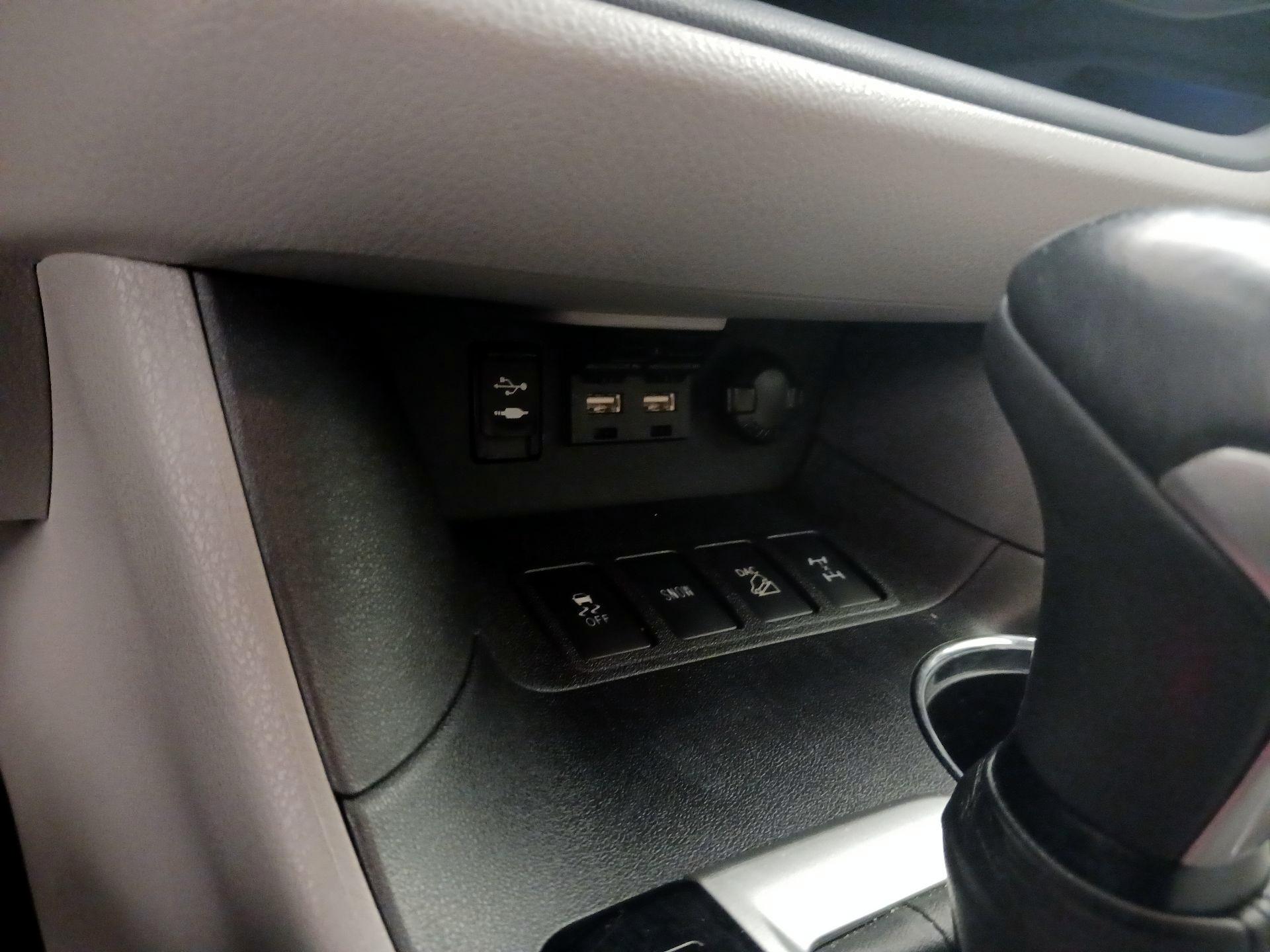 Thumbnail: 2019 Toyota Highlander - 18