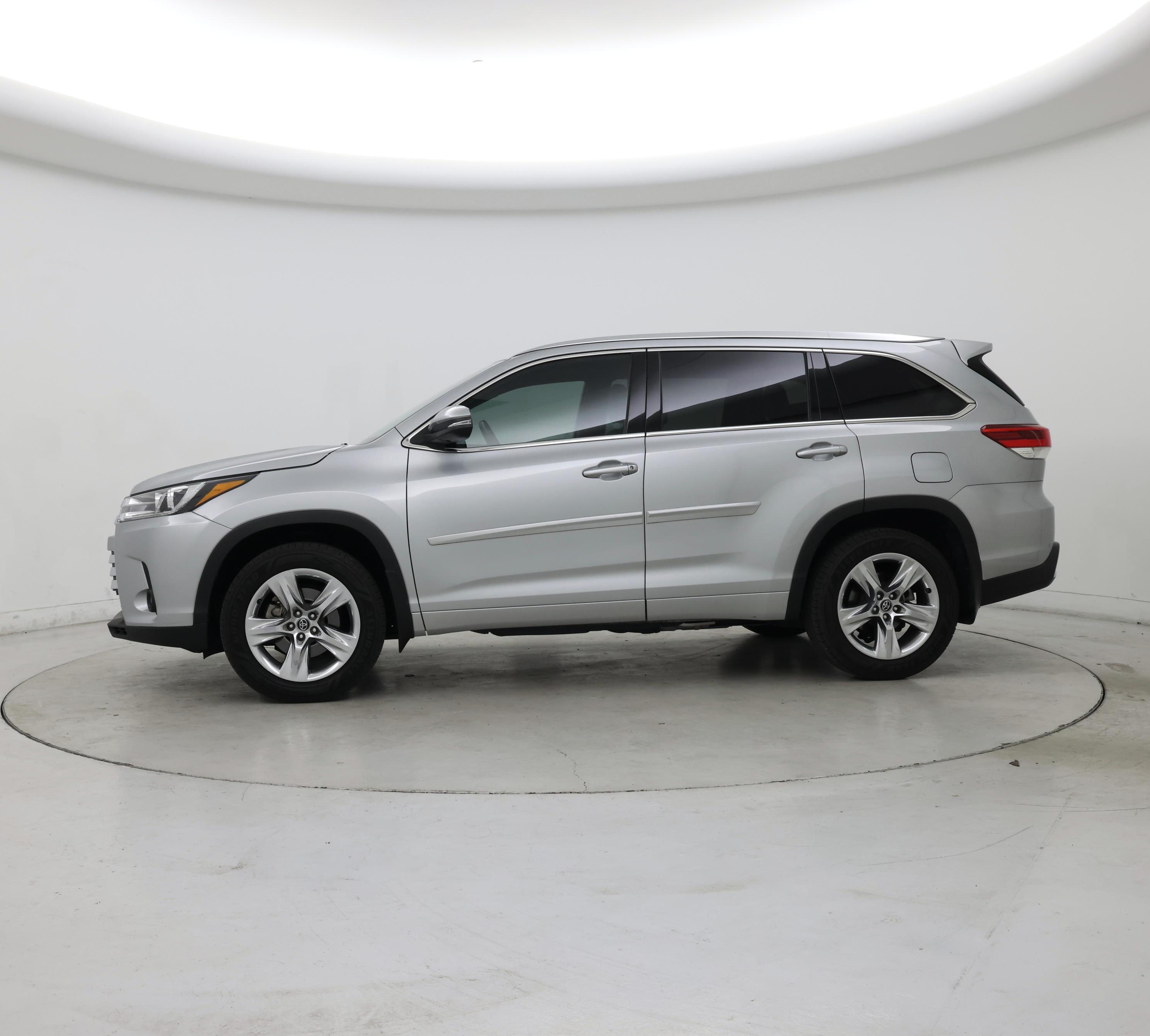 Thumbnail: 2019 Toyota Highlander - 3