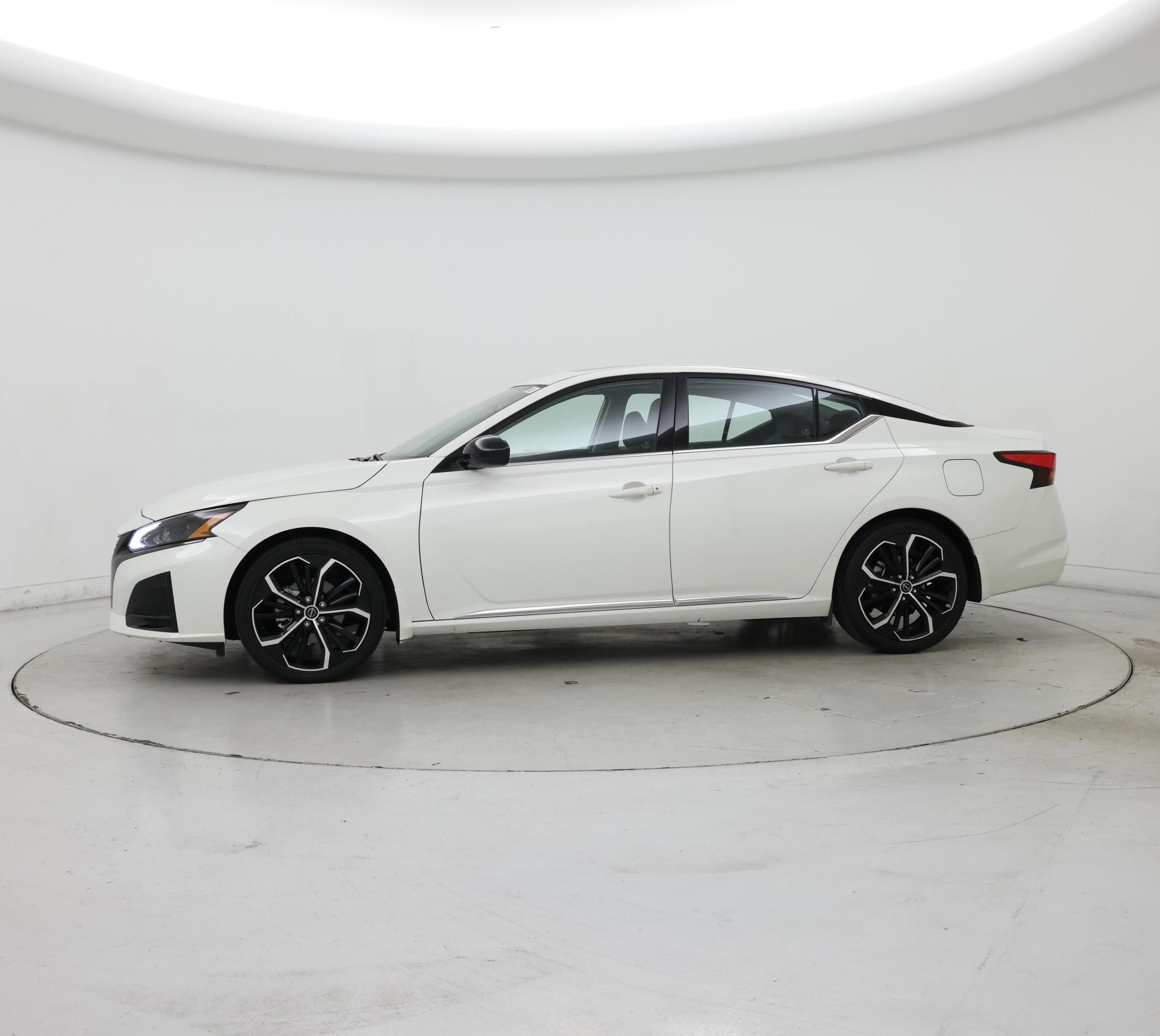 Thumbnail: 2023 Nissan Altima - 3