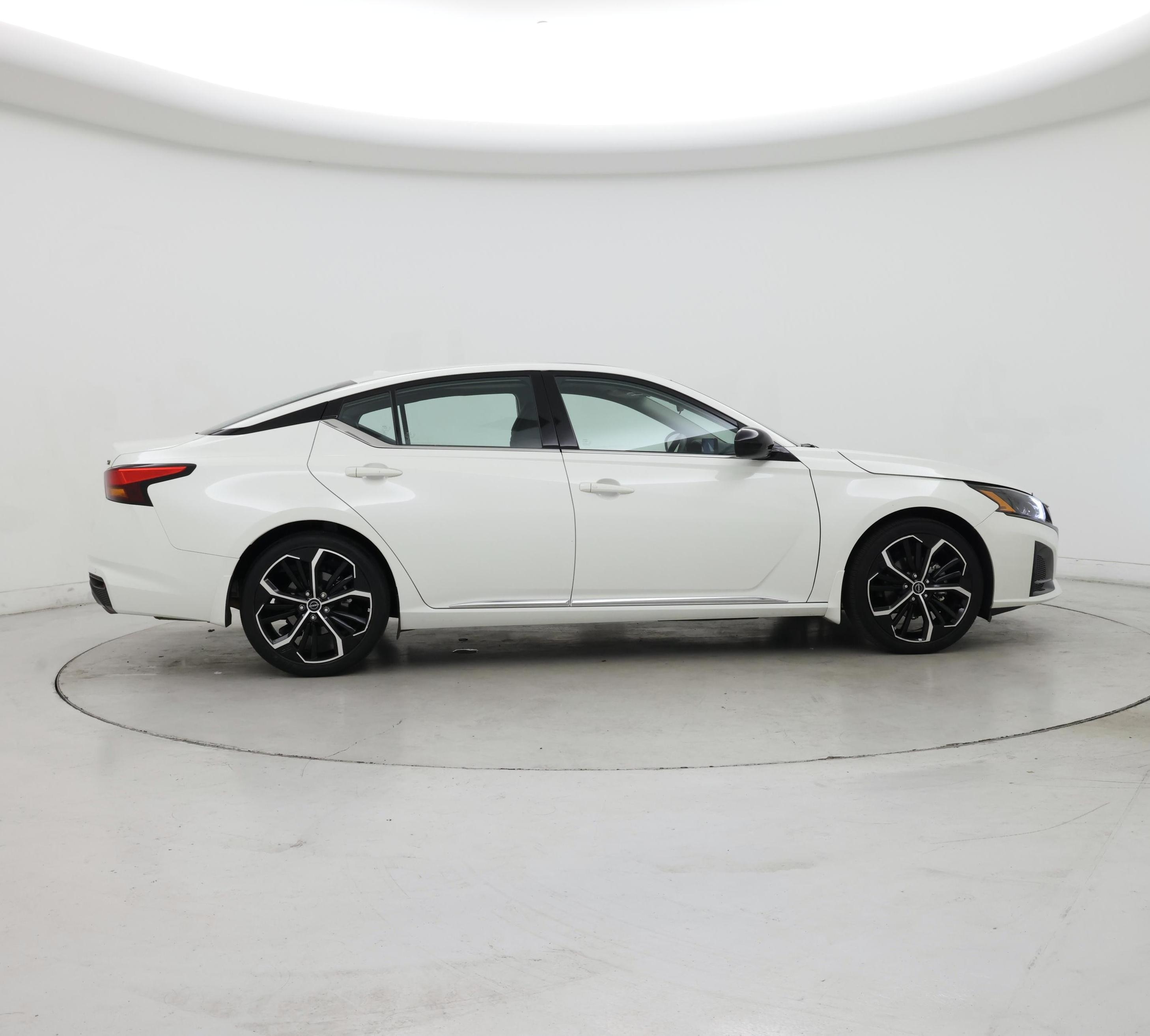 Thumbnail: 2023 Nissan Altima - 7
