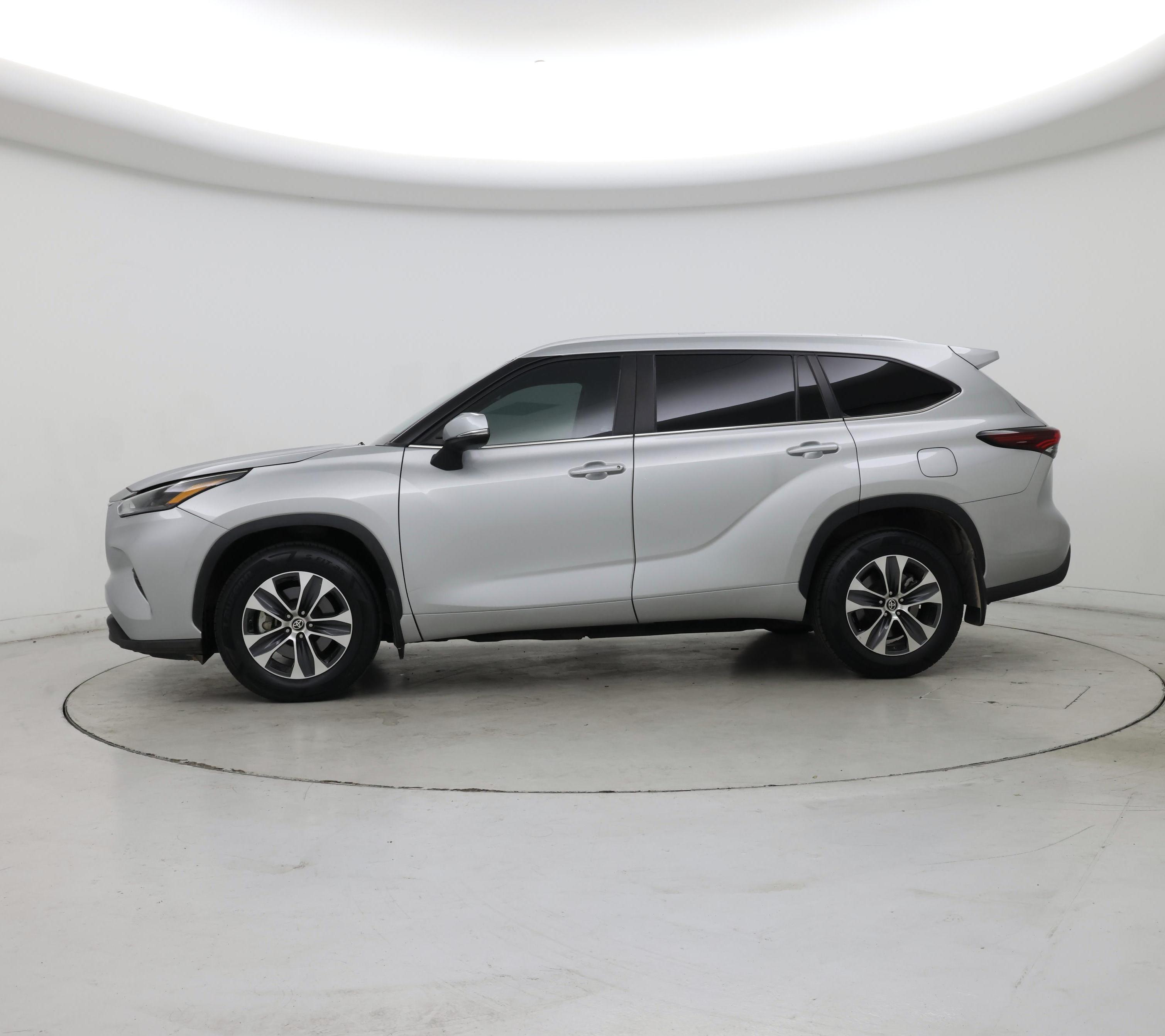 Thumbnail: 2024 Toyota Highlander - 3