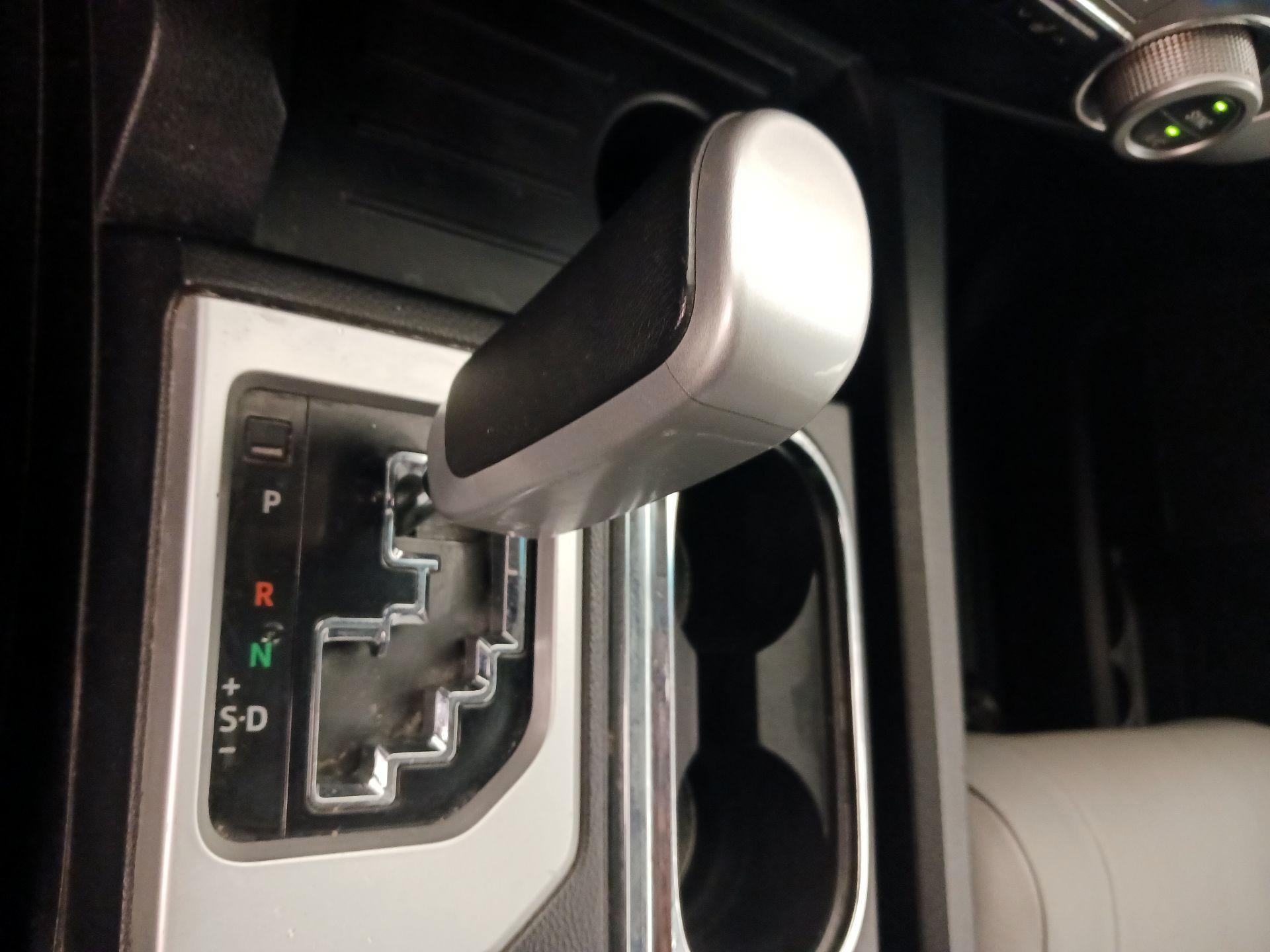 Thumbnail: 2015 Toyota Tundra - 17