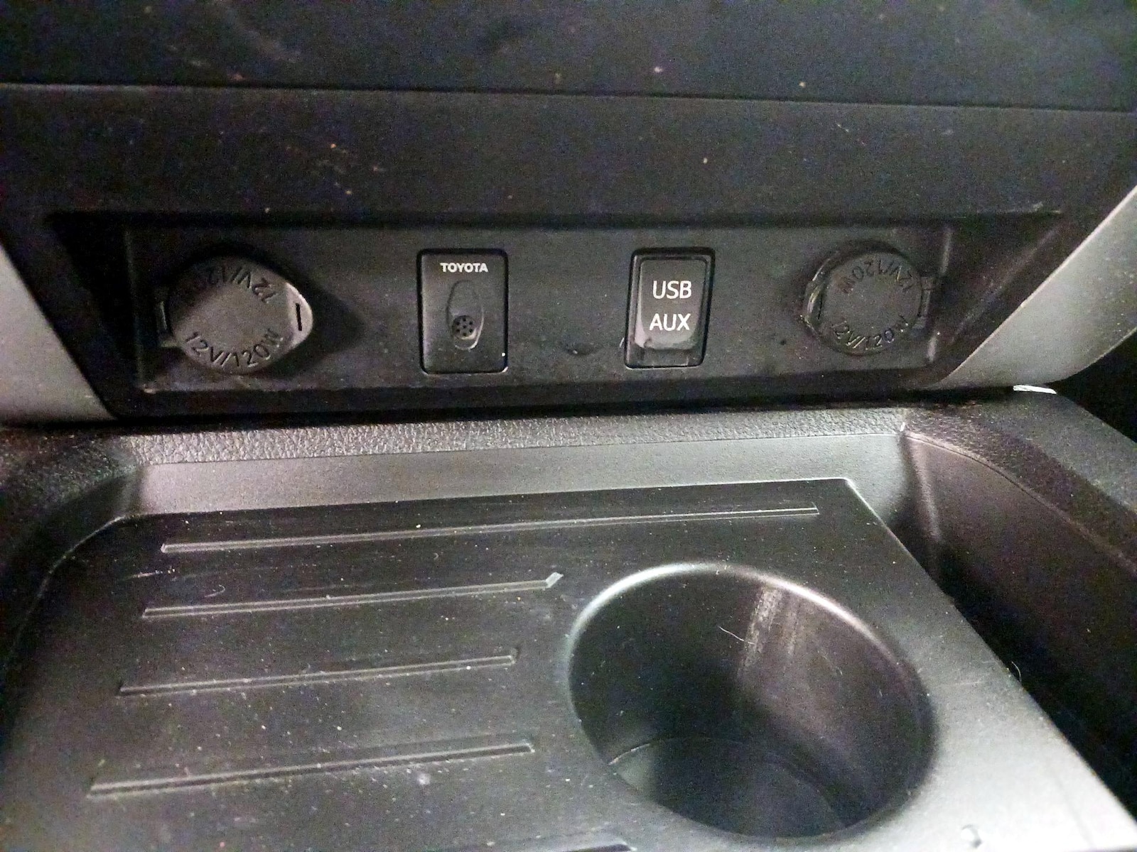 2015 Toyota Tundra Limited - Photo 19