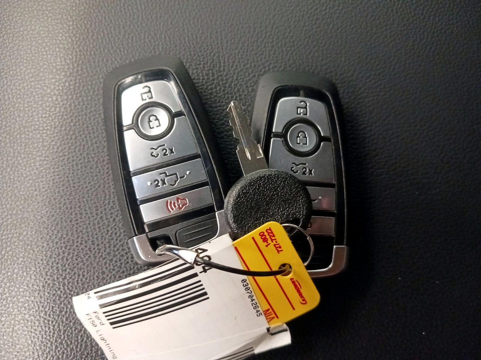 2024 Ford F-150 Lightning Flash - Photo 24
