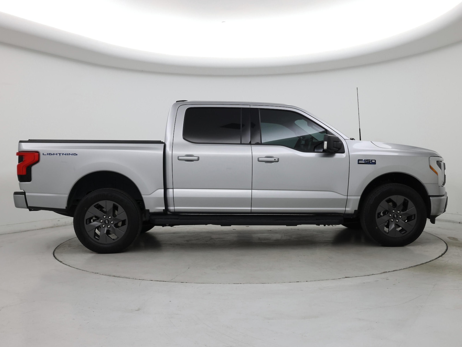 2024 Ford F-150 Lightning Flash - Photo 8