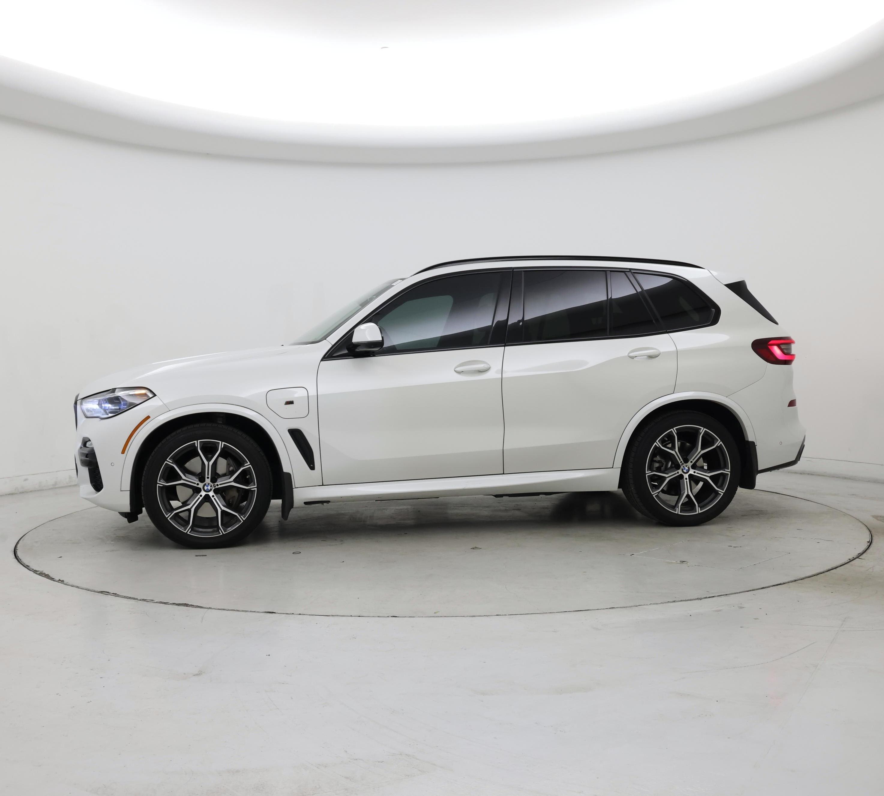 Thumbnail: 2021 BMW X5 - 3