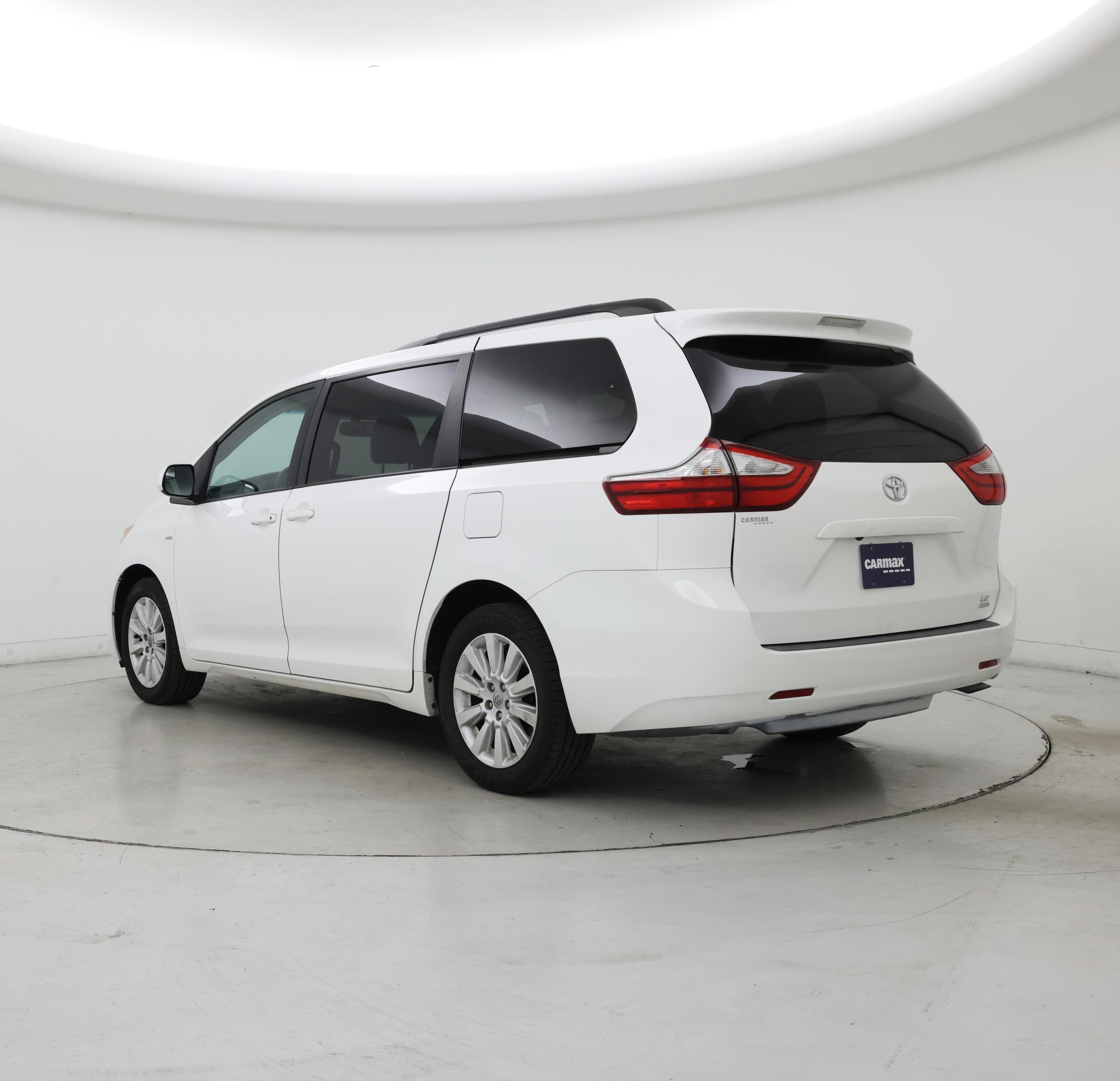 Thumbnail: 2016 Toyota Sienna - 2