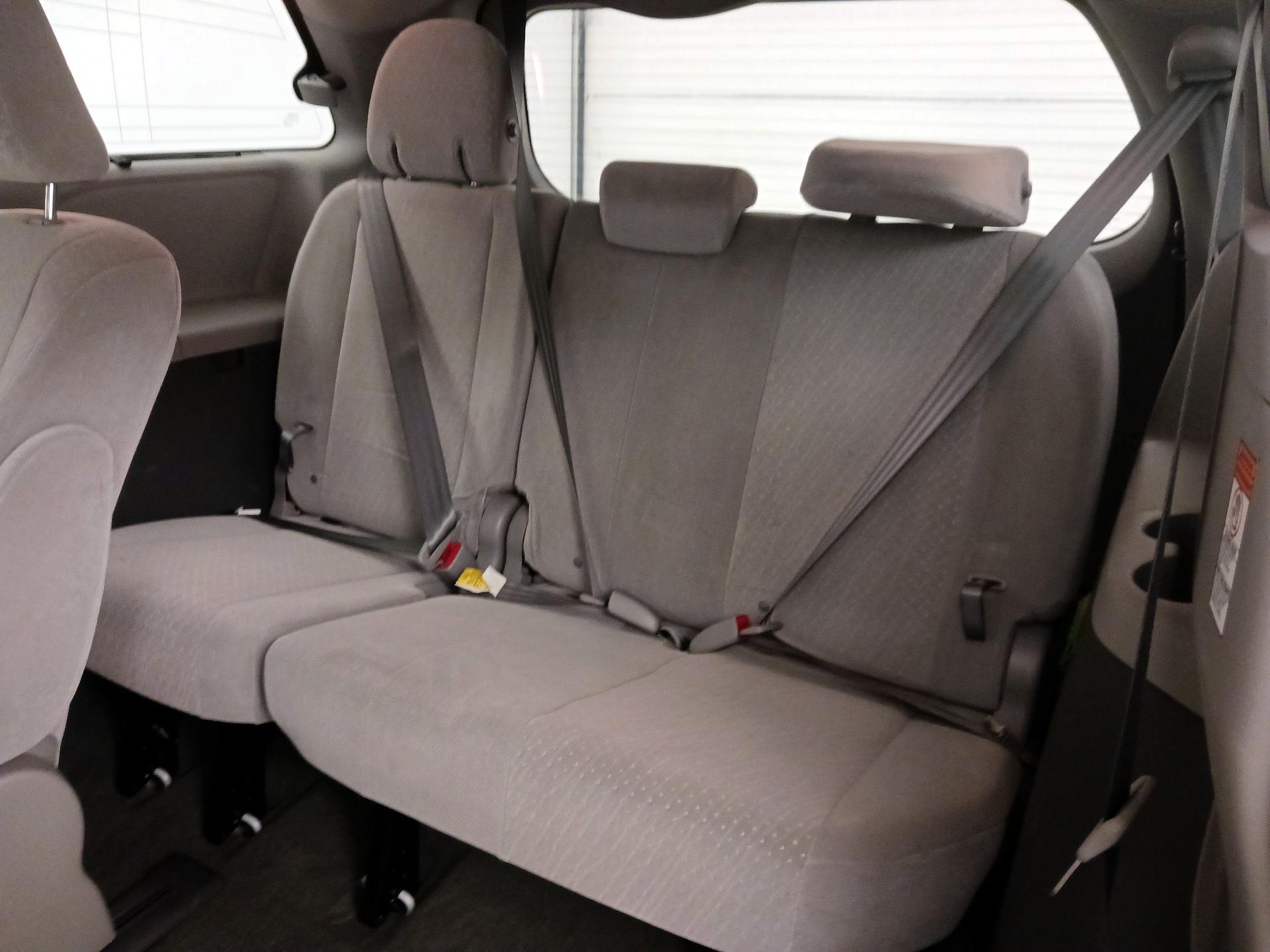 Thumbnail: 2016 Toyota Sienna - 20