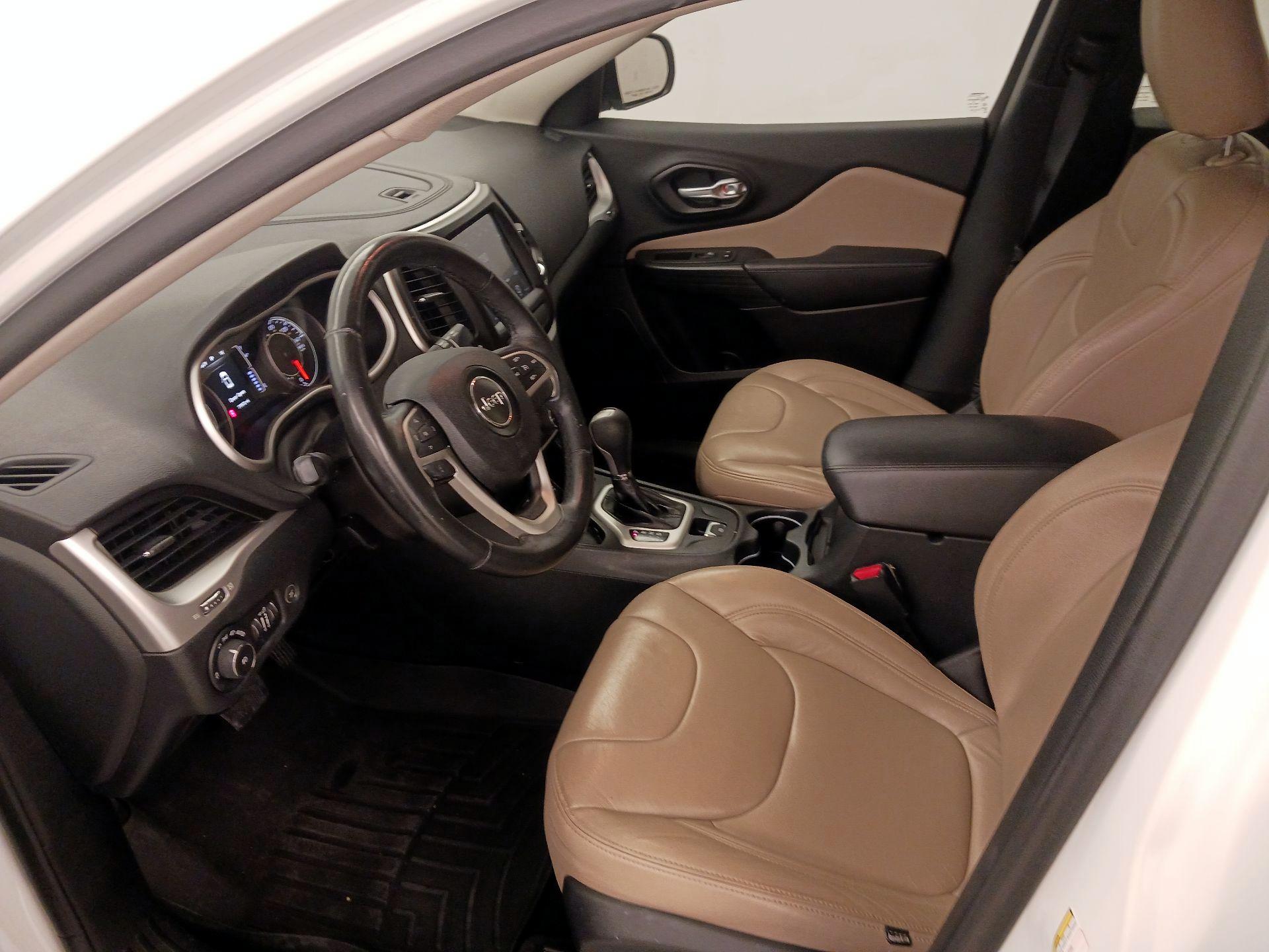 Thumbnail: 2016 Jeep Cherokee - 11