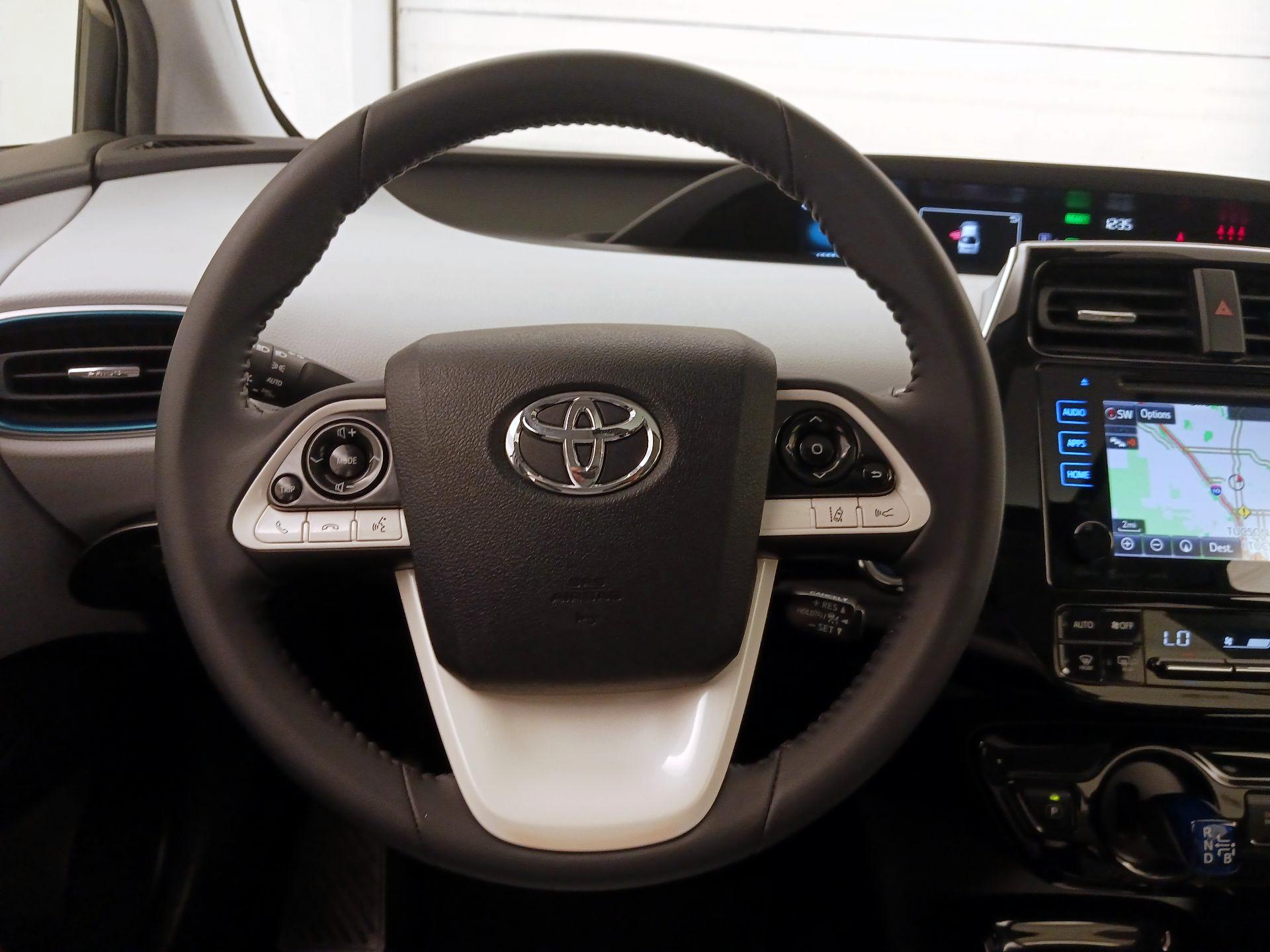 Thumbnail: 2017 Toyota Prius - 10