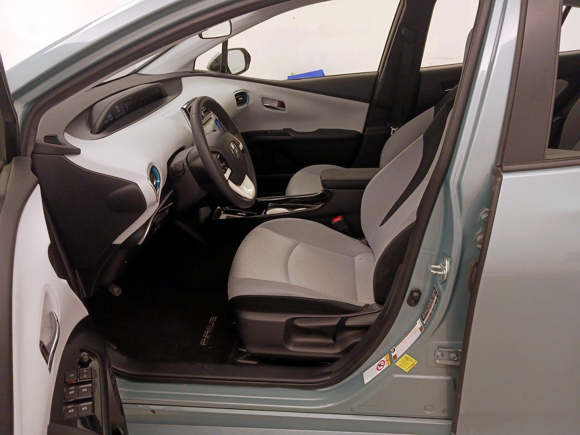 Thumbnail: 2017 Toyota Prius - 11