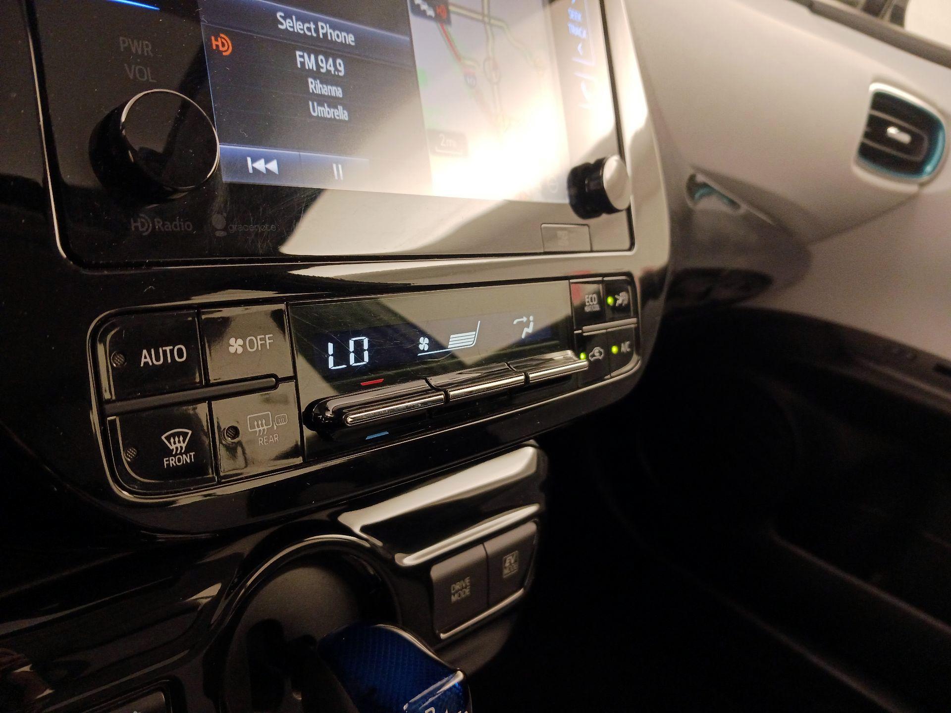 Thumbnail: 2017 Toyota Prius - 17