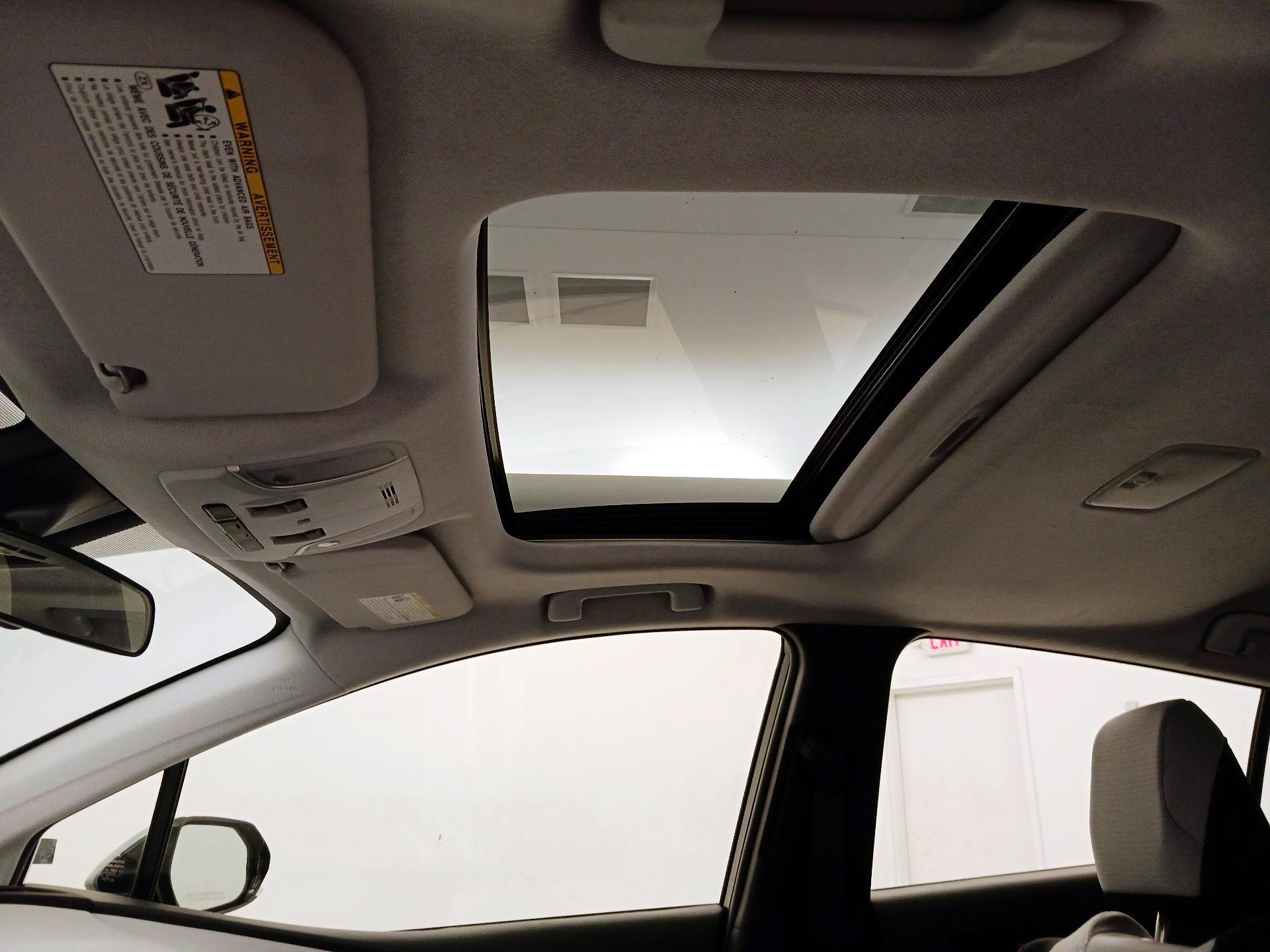 Thumbnail: 2017 Toyota Prius - 20