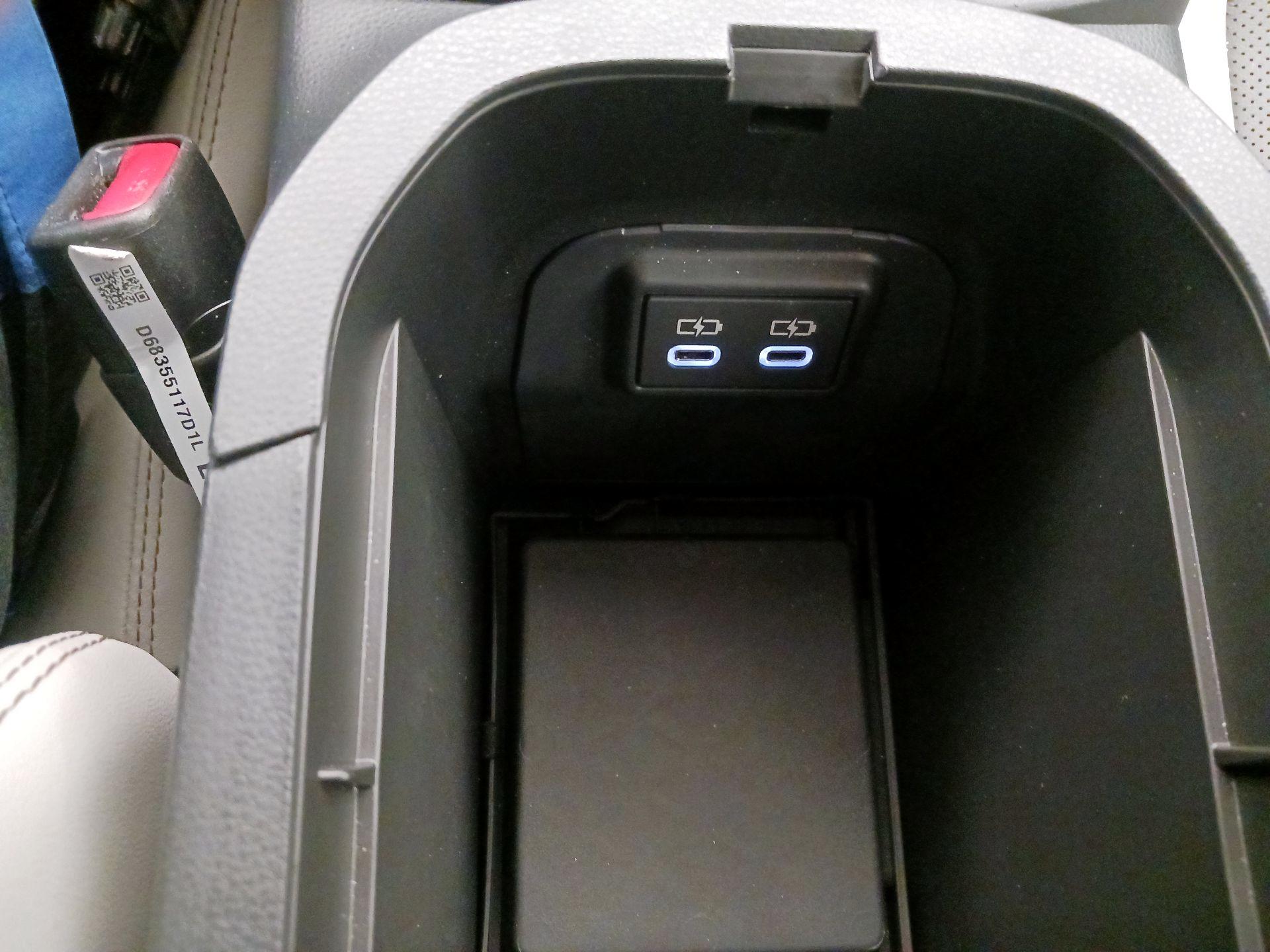 Thumbnail: 2025 Toyota RAV4 - 18