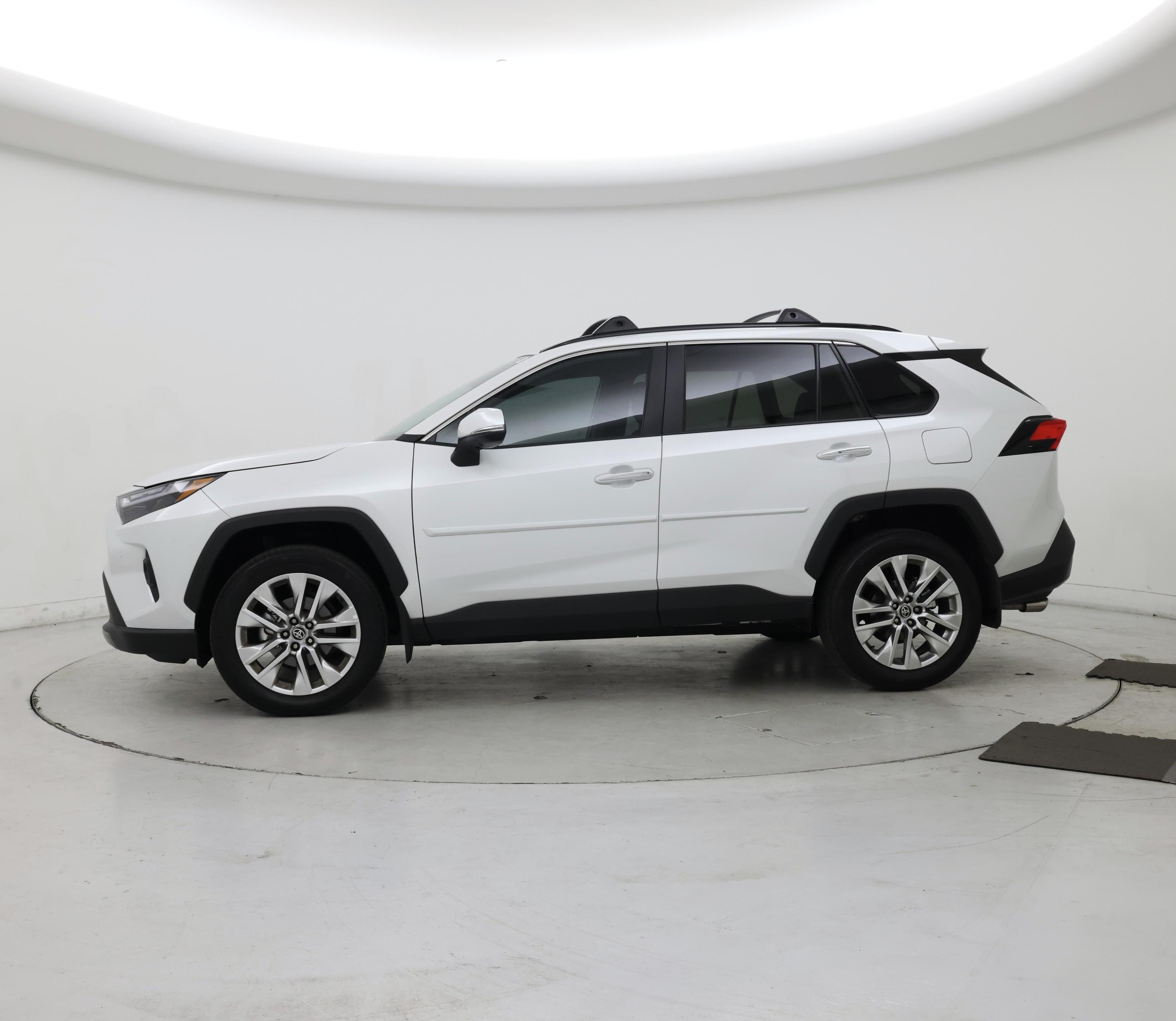 Thumbnail: 2025 Toyota RAV4 - 3