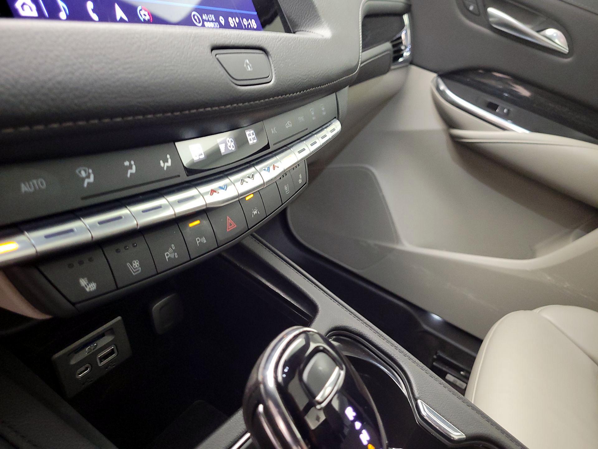 Thumbnail: 2023 Cadillac XT4 - 14