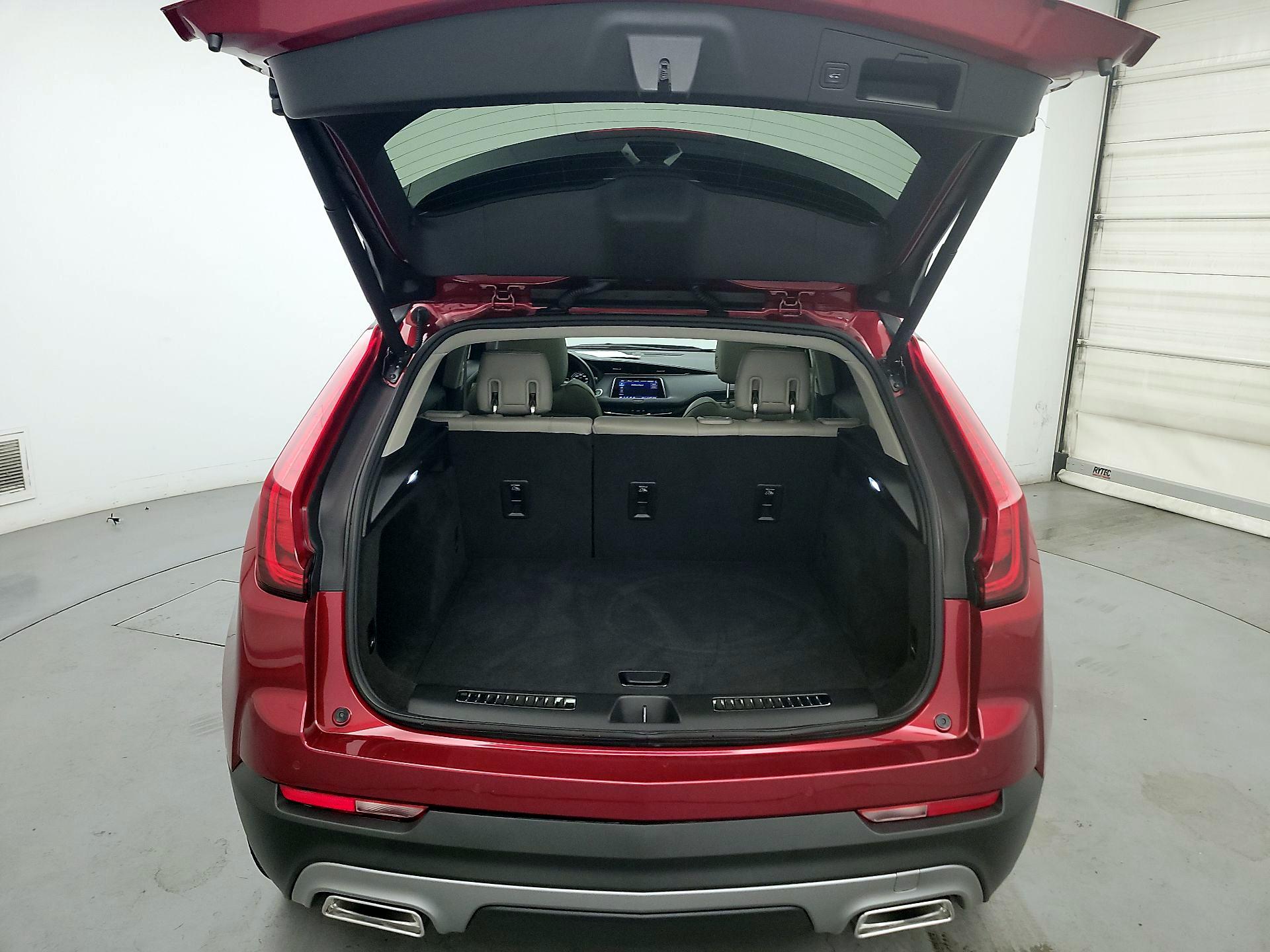 Thumbnail: 2023 Cadillac XT4 - 16