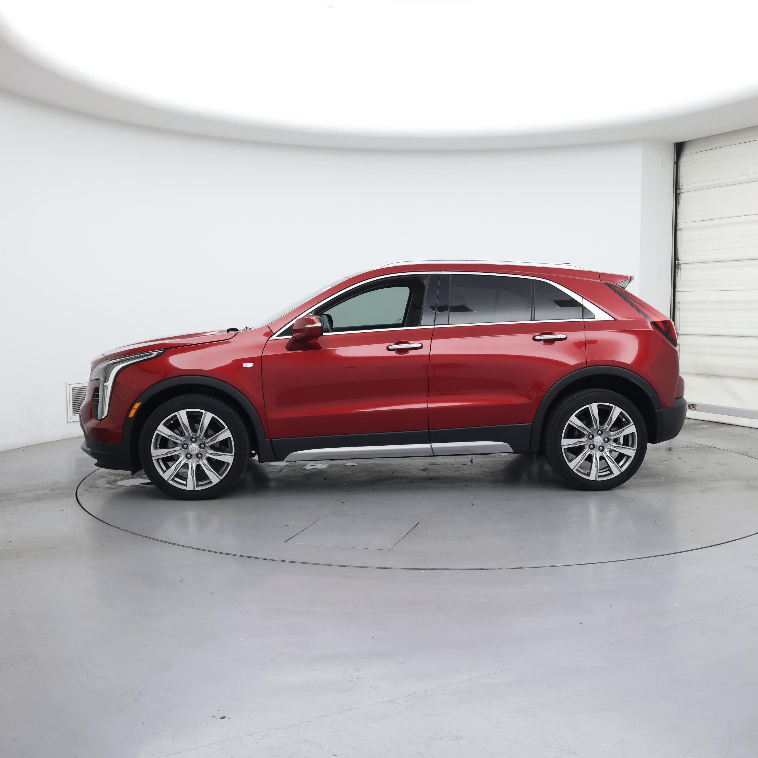 Thumbnail: 2023 Cadillac XT4 - 3