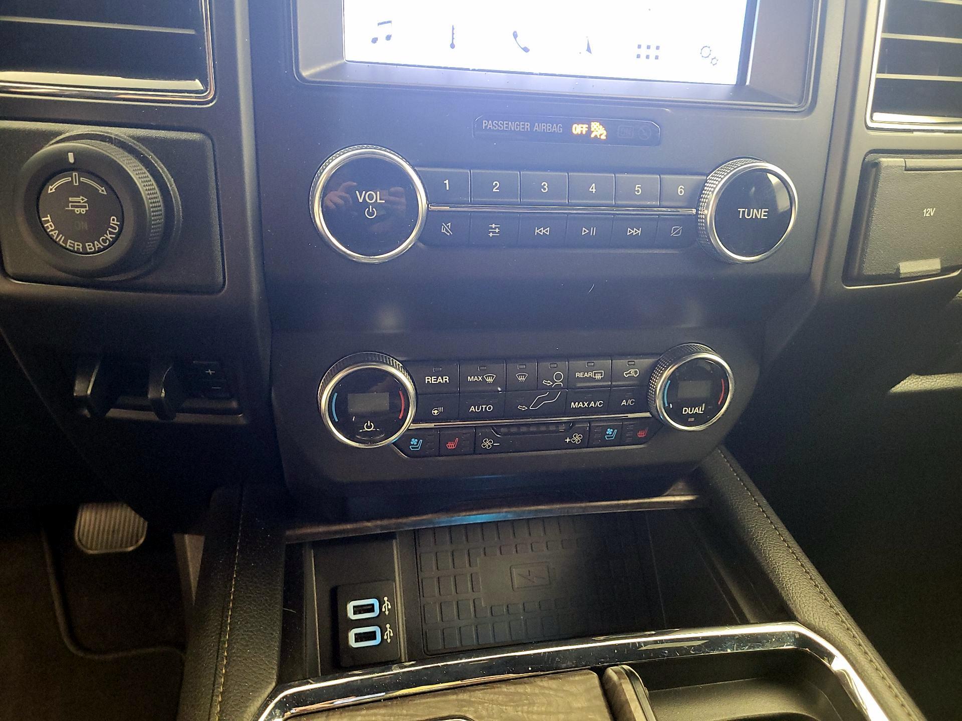 Thumbnail: 2019 Ford Expedition - 14