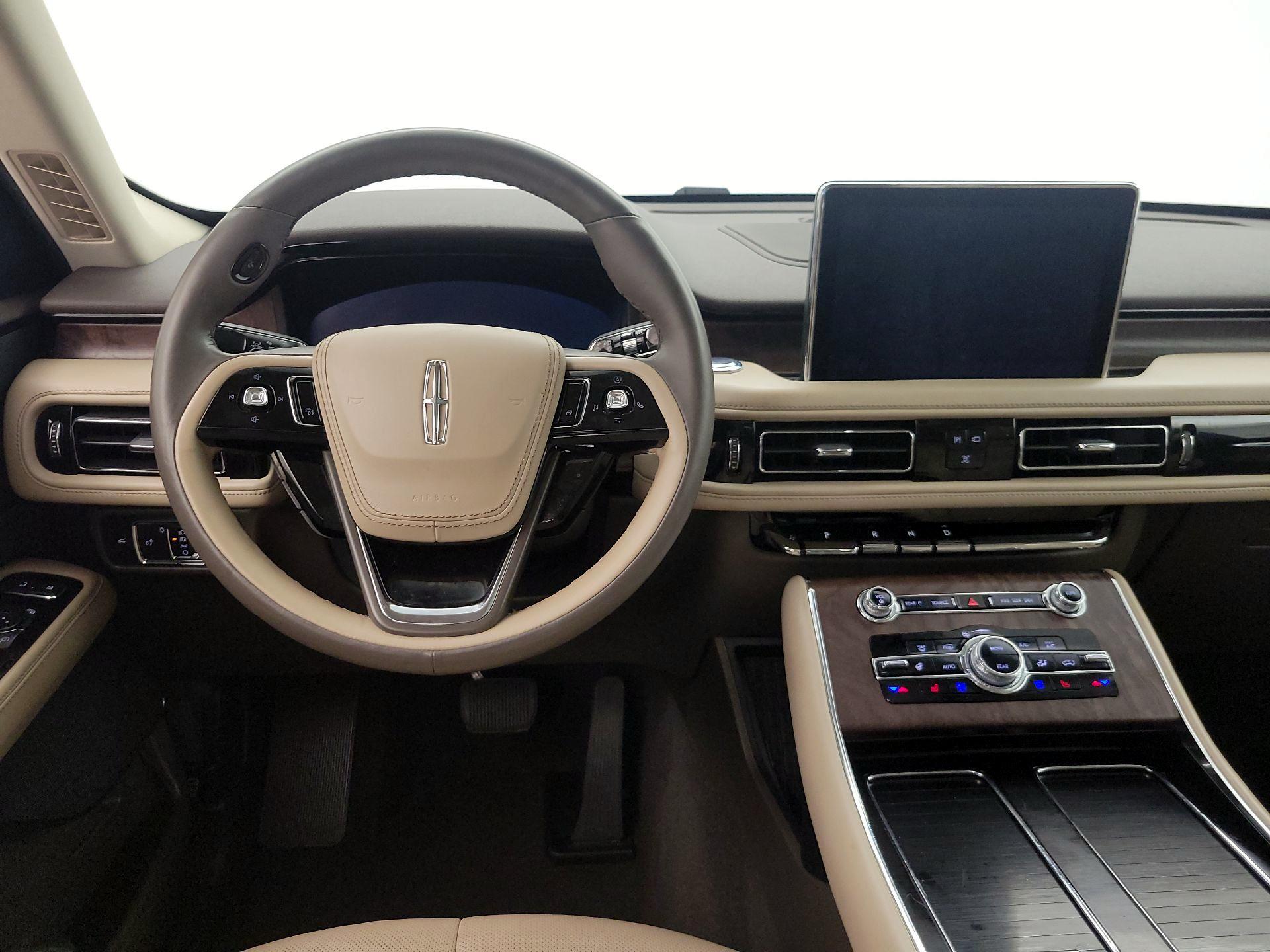 Thumbnail: 2022 Lincoln Aviator - 10