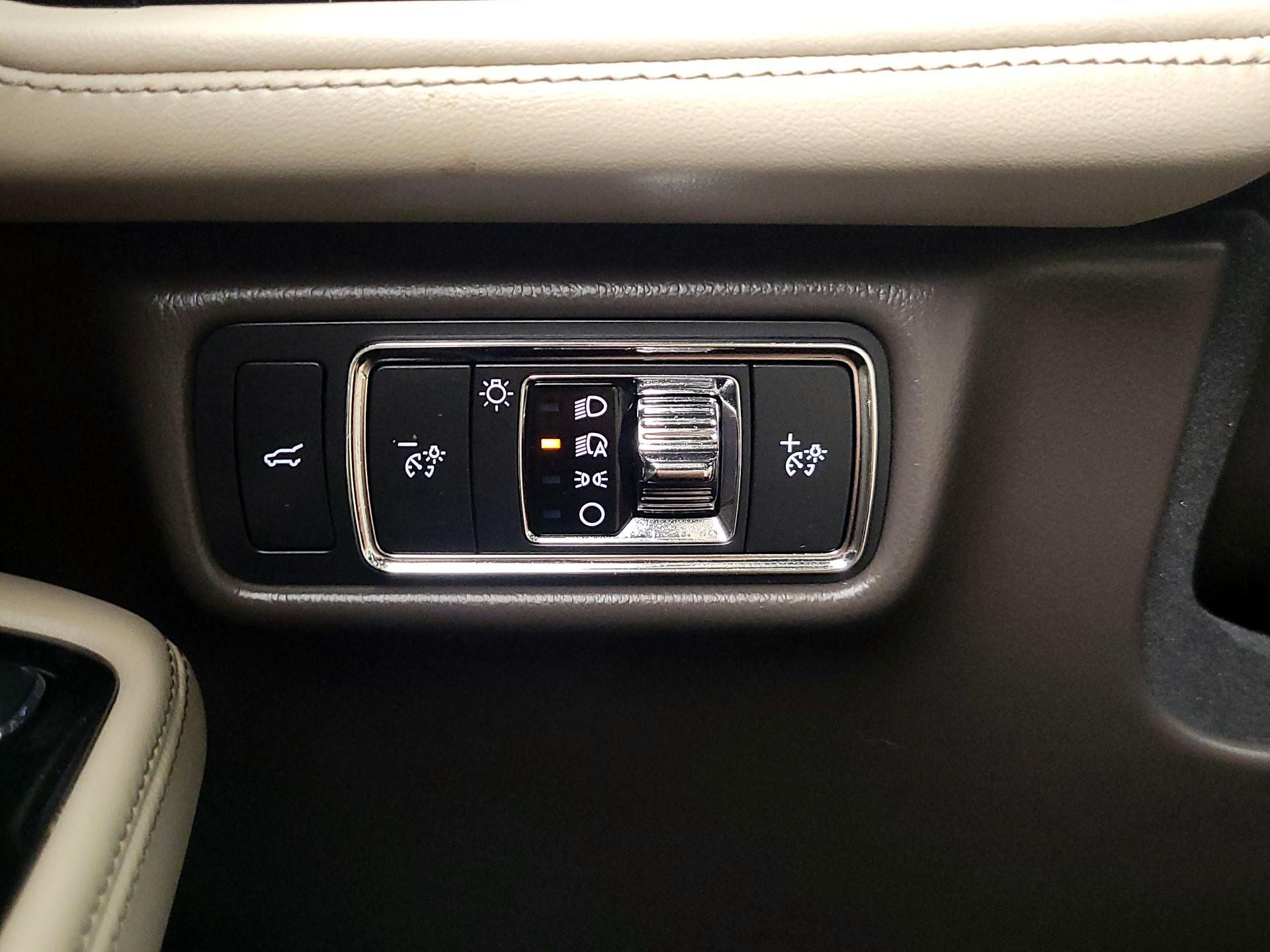 Thumbnail: 2022 Lincoln Aviator - 13