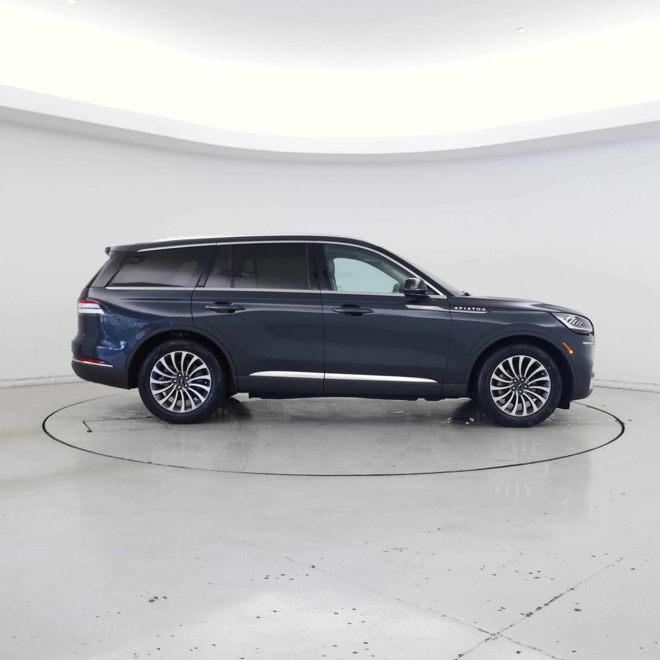 Thumbnail: 2022 Lincoln Aviator - 7