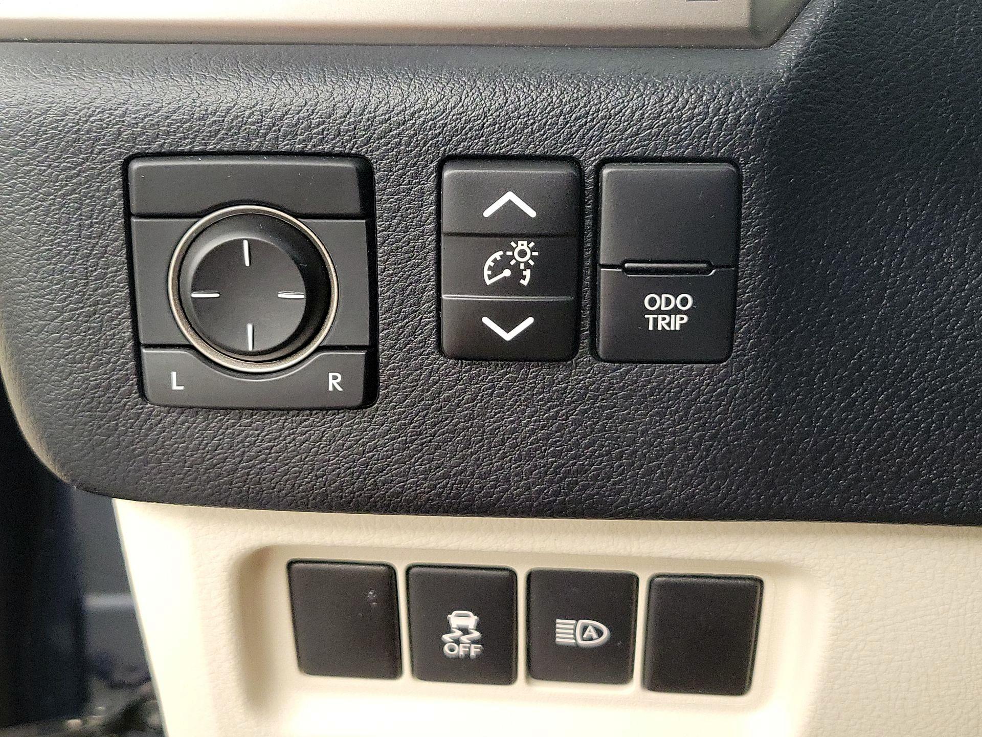 Thumbnail: 2021 Lexus GX - 13