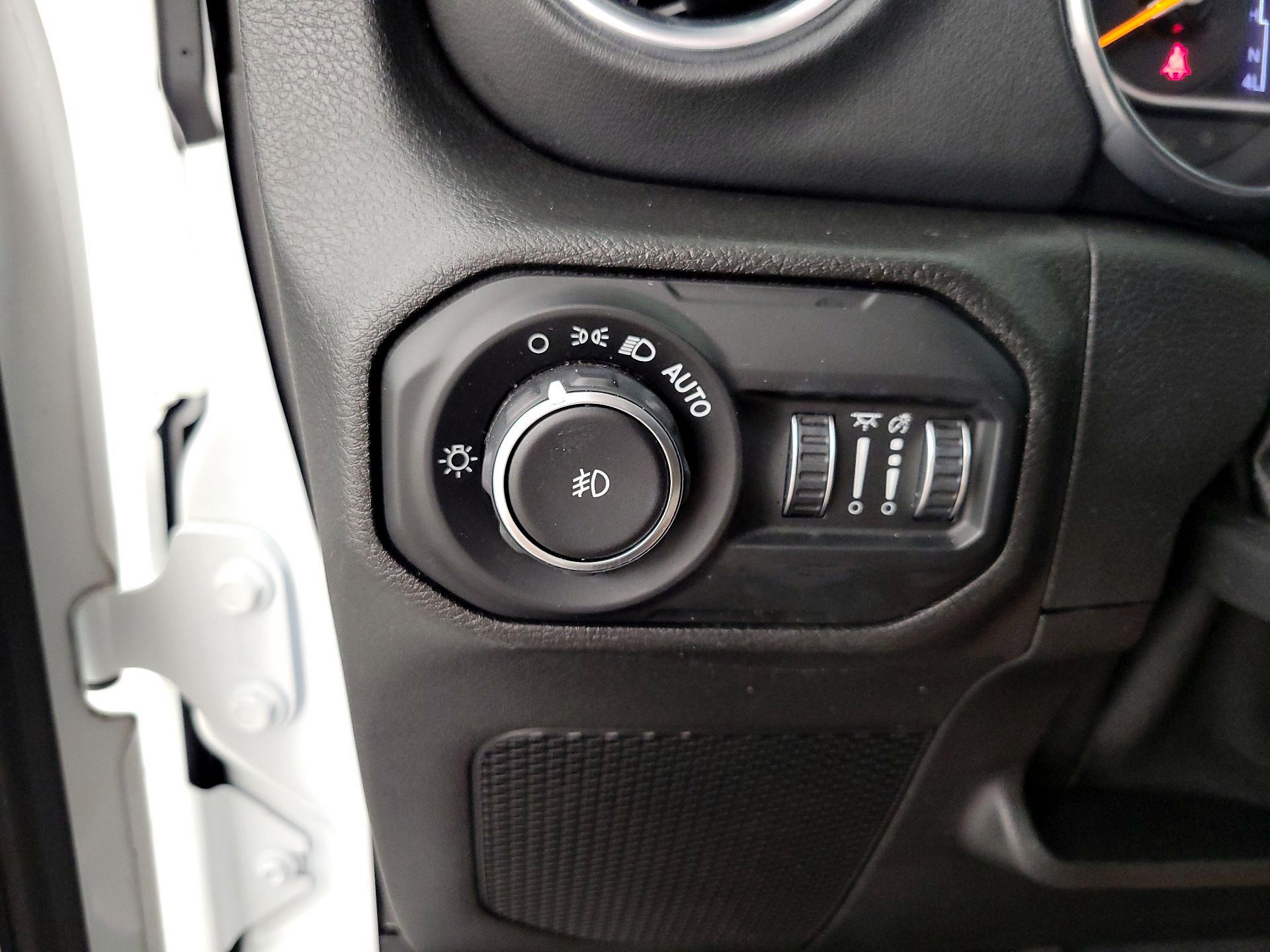 Thumbnail: 2021 Jeep Wrangler - 13