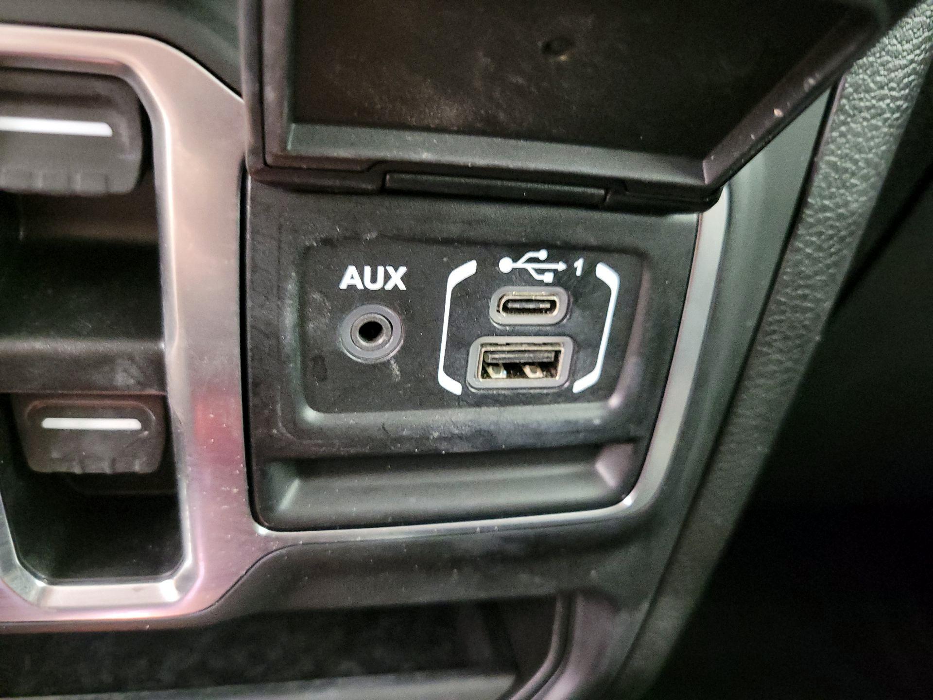 Thumbnail: 2021 Jeep Wrangler - 19